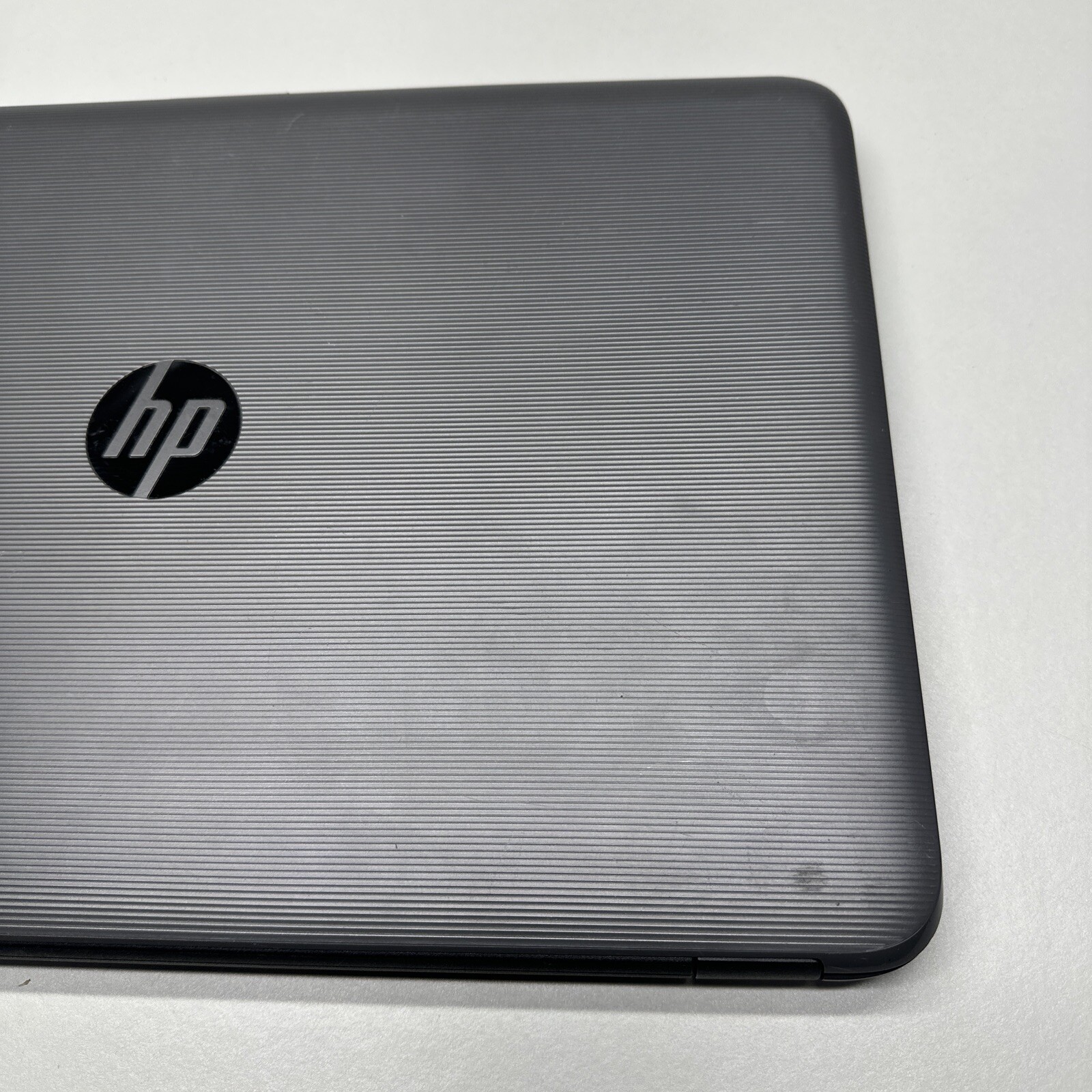 HP TPN-C126 15.6″ Laptop 465GB HDD 4GB RAM AMD E2-7110 1.80 GHz CPU Radeon R2
