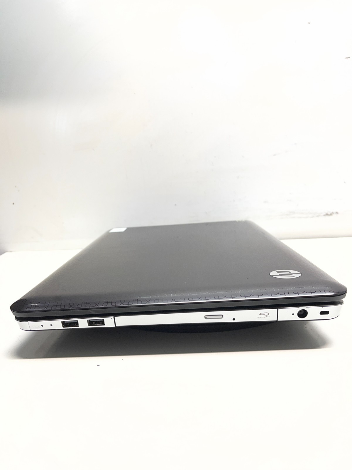 HP dv7-4077cl Intel Core i3-350M 2.26GHz NO RAM NO HDD NO BAT – FOR PARTS