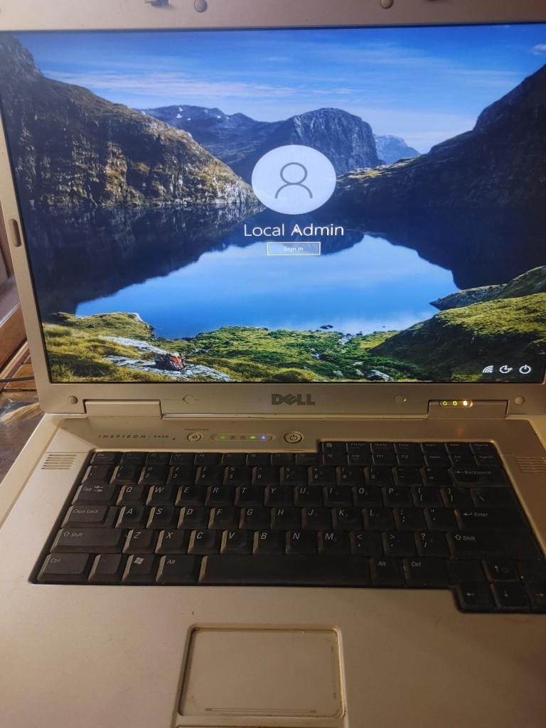 17″ Dell inspiron 9400 Win10 PRO Laptop Intel Core Duo 2.16GHz 750 GB HD 17″ LCD