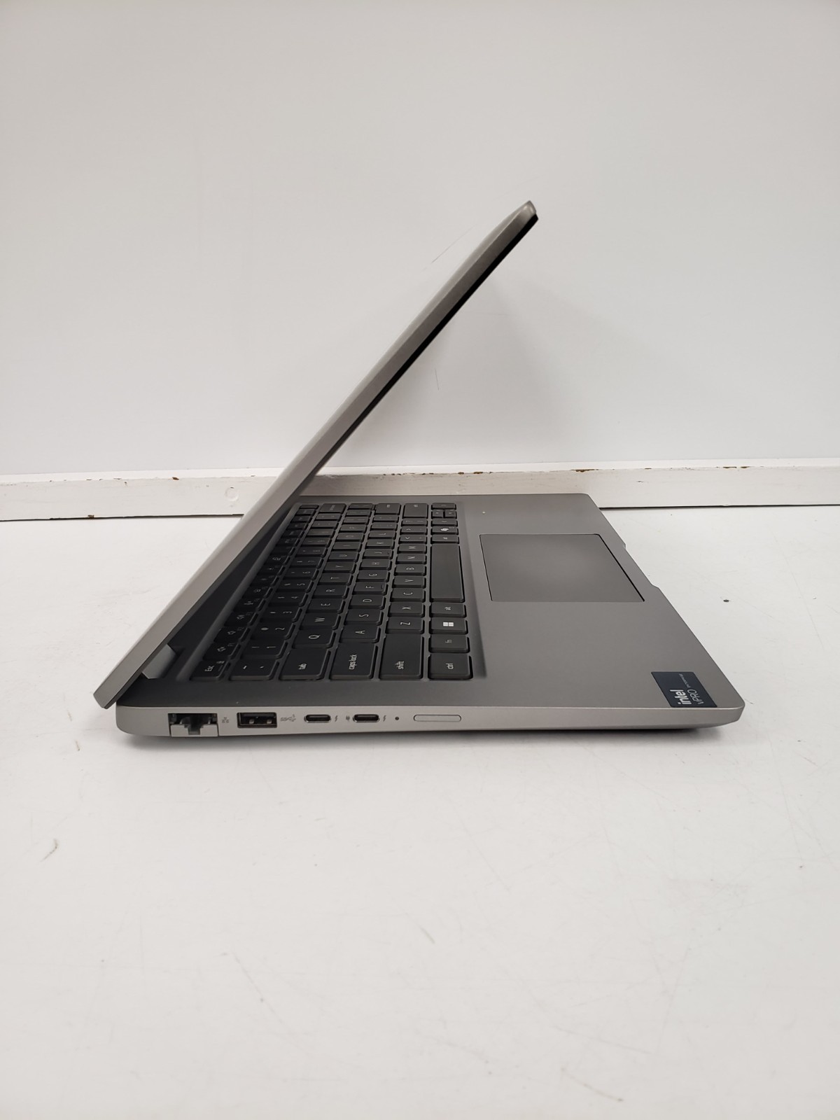 (83131-1) Dell P165G Laptop