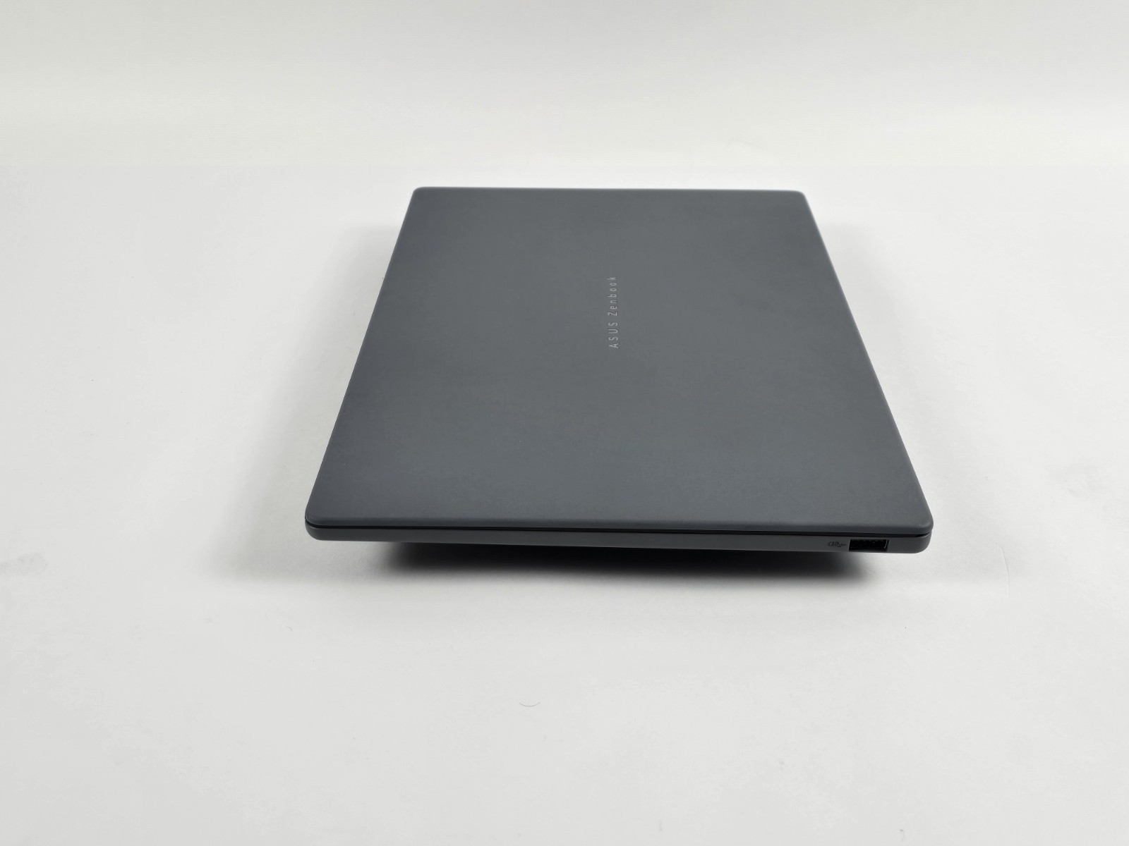 ASUS Zenbook A14 UX3407 14″ FHD+ OLED Snapdragon X 32GB 1TB SSD – Good