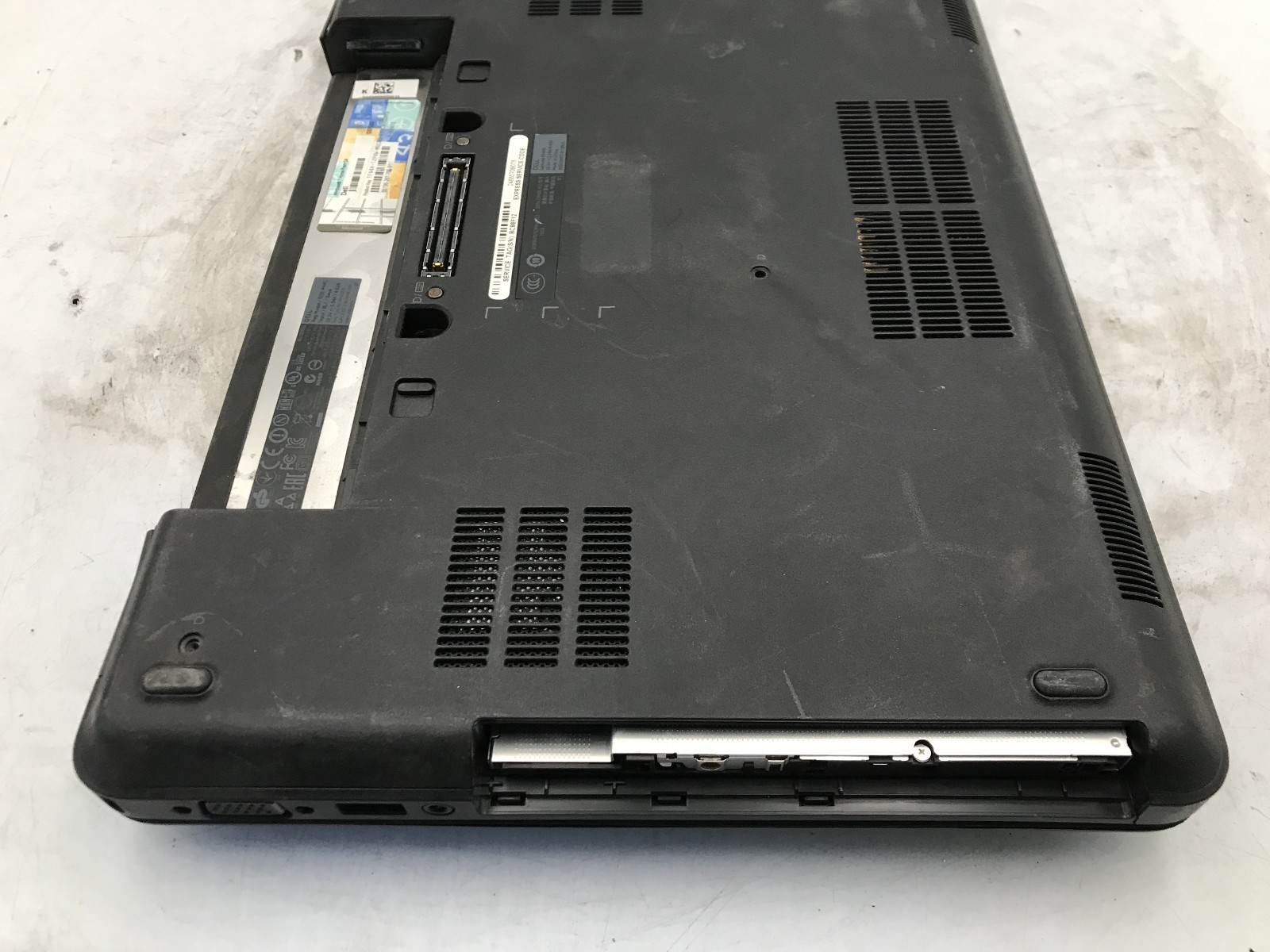 DELL LATITUDE E5440 – FOR PARTS/BAD LCD – INTEL I5 4TH GEN – 4GB RAM – READ – BB