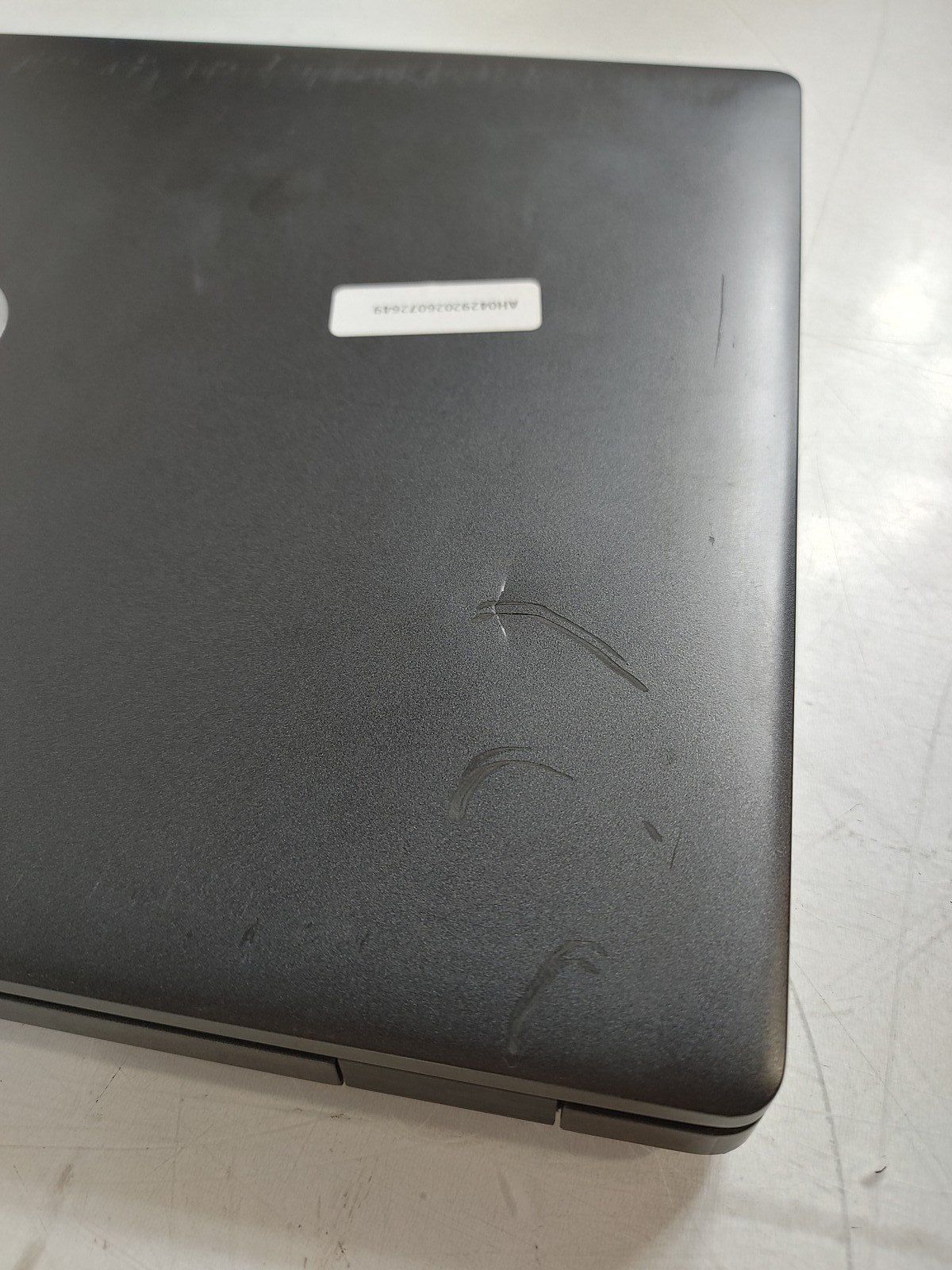Dell Latitude 5400 Core i5-8350U 1.70 GHz 8 GB DDR4 No HDD