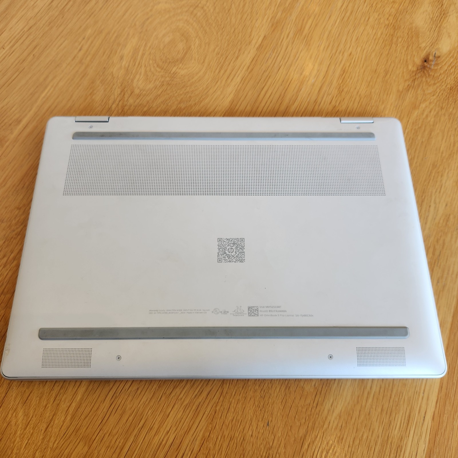 HP OmniBook 5 Flip 14″ Touch Laptop Core 5-120U 8GB RAM 512GB NO CHARGER