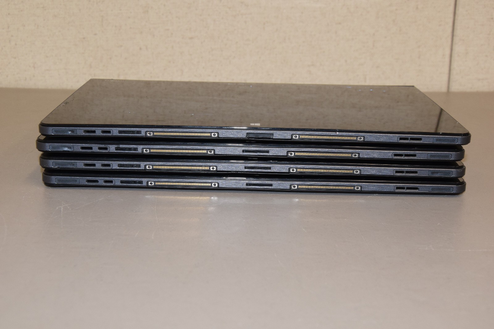DESTROYED DEAD JUNK Lot 4 Fujitsu Stylistic Q704 Tablet PCs Incomplete Stripped