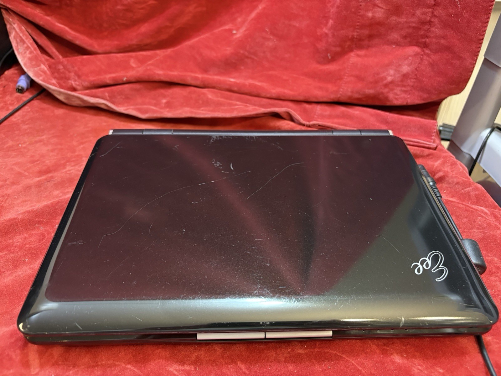 ASUS Eee PC 1005HAB The OG Netbook Laptop Computer Windows XP Home Nice Restored