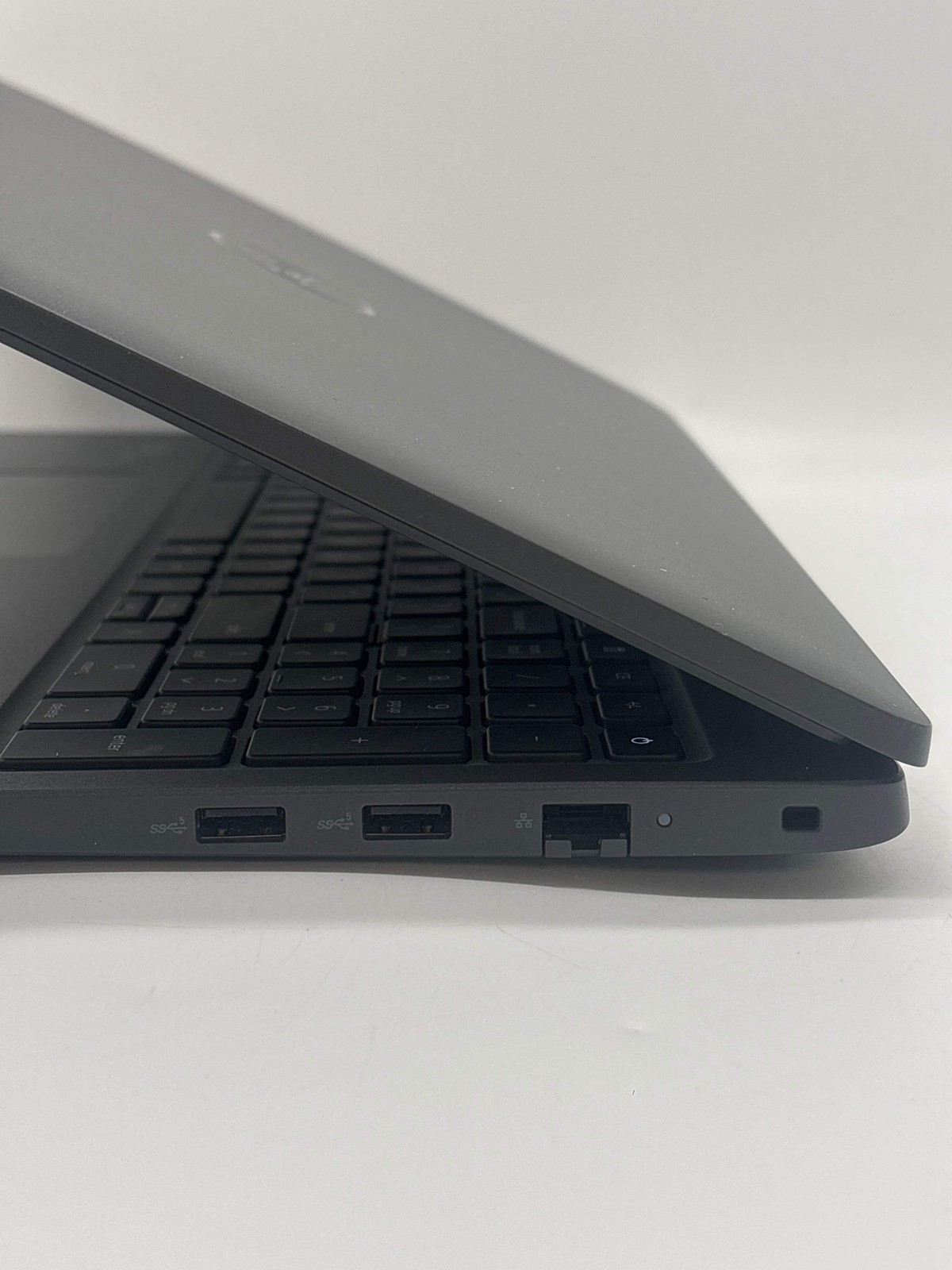 Dell Latitude 3540 15.6″ Intel Core i5-1335U 8GB RAM 256GB SSD Black – Used