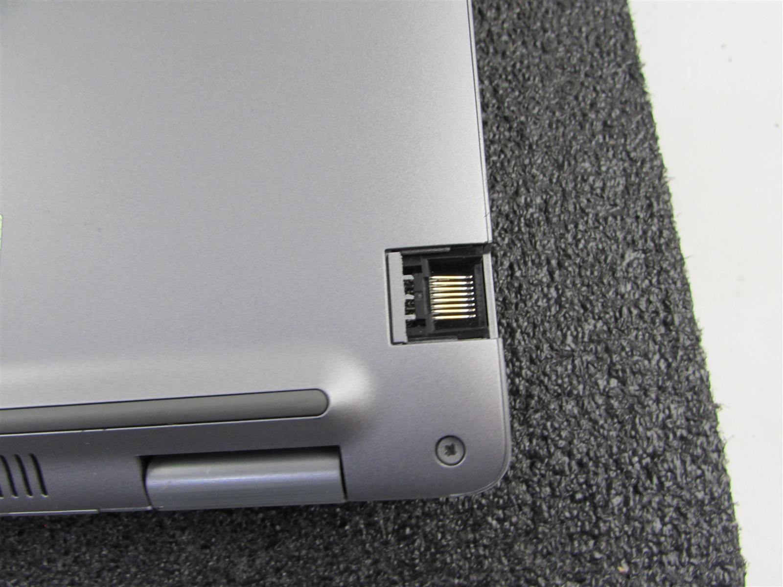 DELL LATITUDE 5520 1920X1080 FHD CORE I7-1185G7 NO SSD 8GB RAM NO O.S