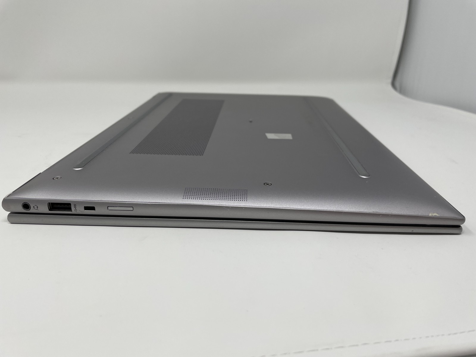HP Zbook Firefly 16″ G9 i7-1260p 16GB RAM 512GB SSD laptop