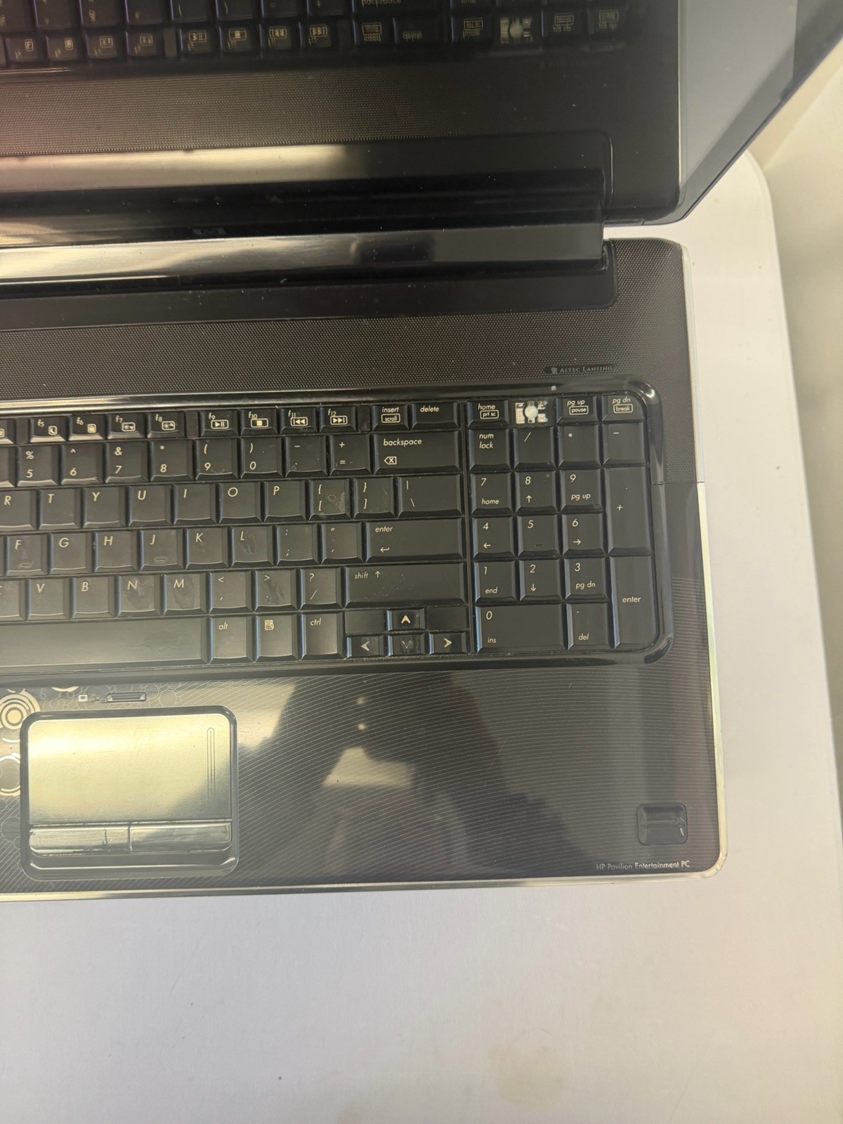 HP Pavillion dv7-3000 Laptop – Good Screen – CPU Unknown – Read Des