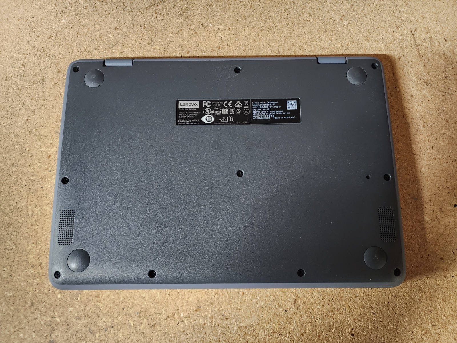 Lenovo Flex 11 Chromebook 11.6″ Mediatek 8173C 4GB RAM 32GB eMMC