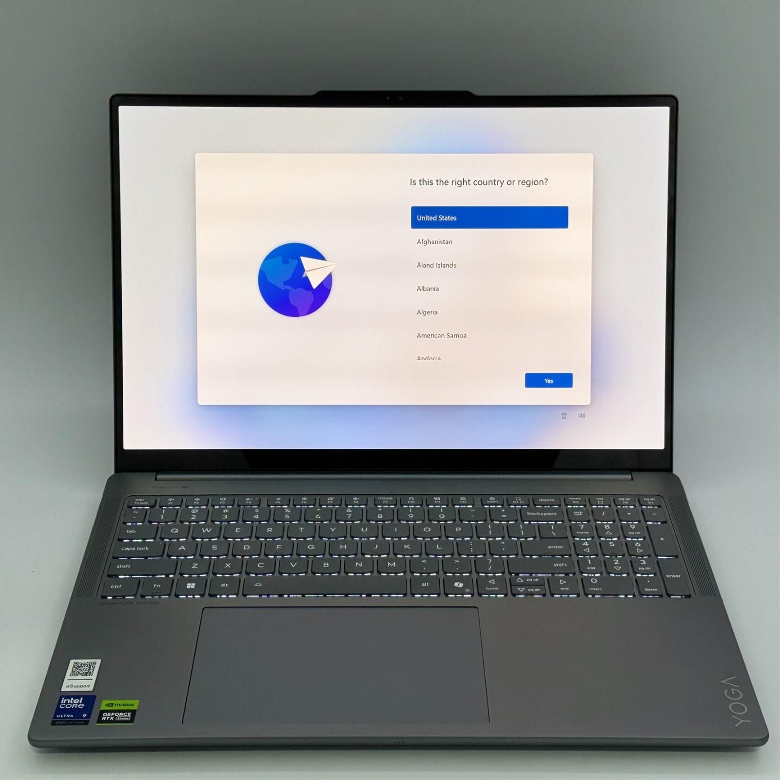 Lenovo Yoga Pro 9i 16″ 2.8K OLED Touch Ultra 9 285H RTX 5050 32GB 1TB Luna Grey