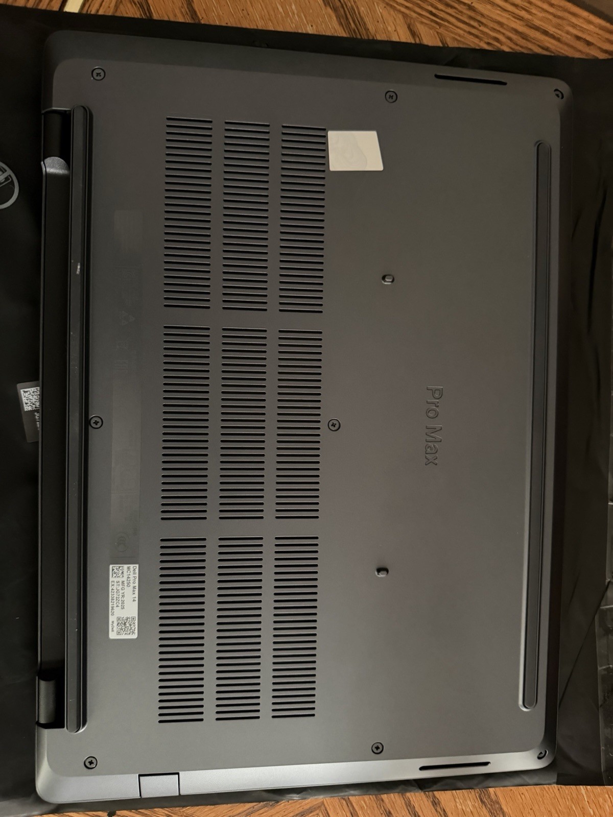 Dell Pro Max 14 MC14250 FHD 2.4 GHz Ultra 7 255H 16GB 512GB SSD WTY 2028 WNHT0