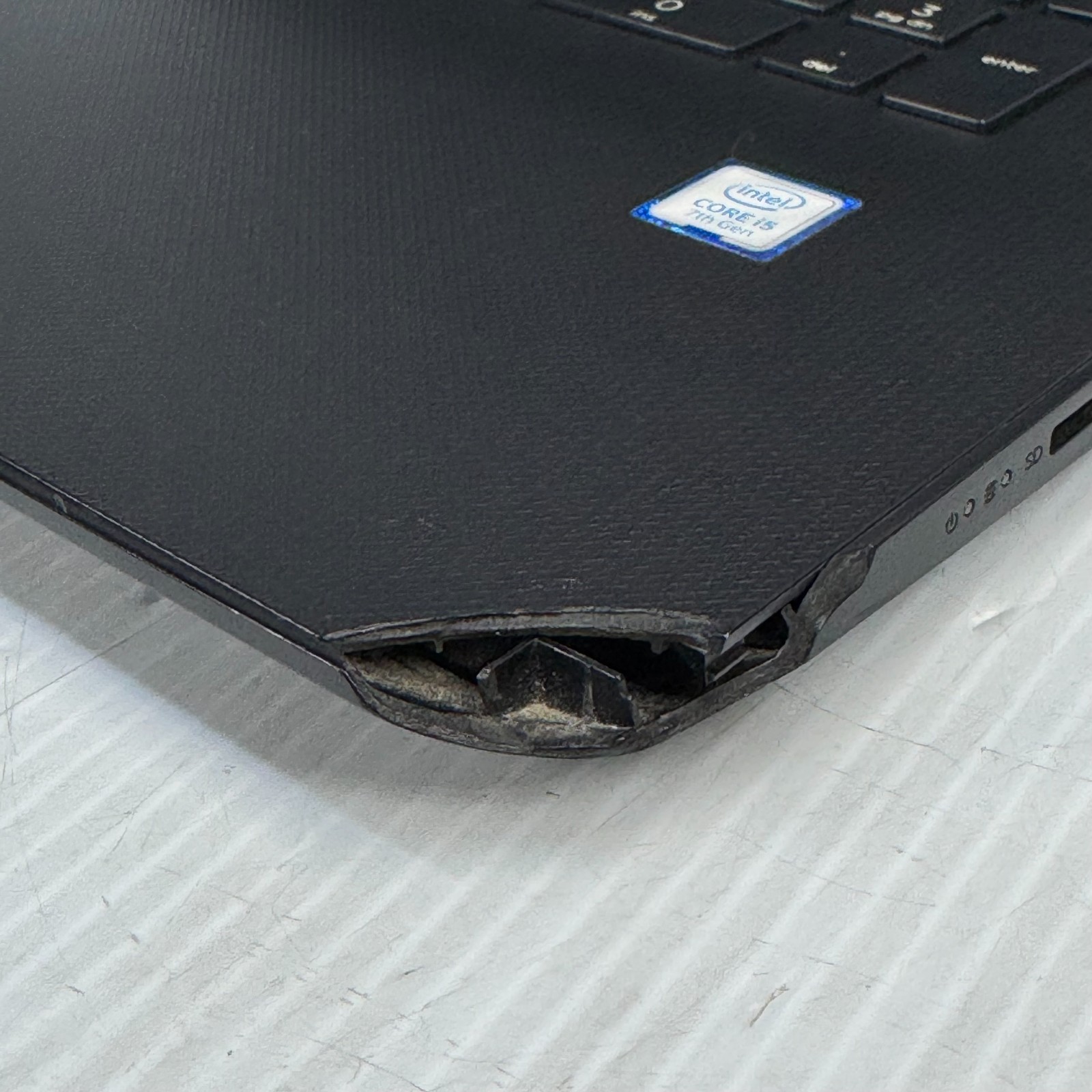 HP 17-bs049dx i5-7200U 17.3″ Windows 11 Laptop 128GB SSD **WEAR SEE PICS