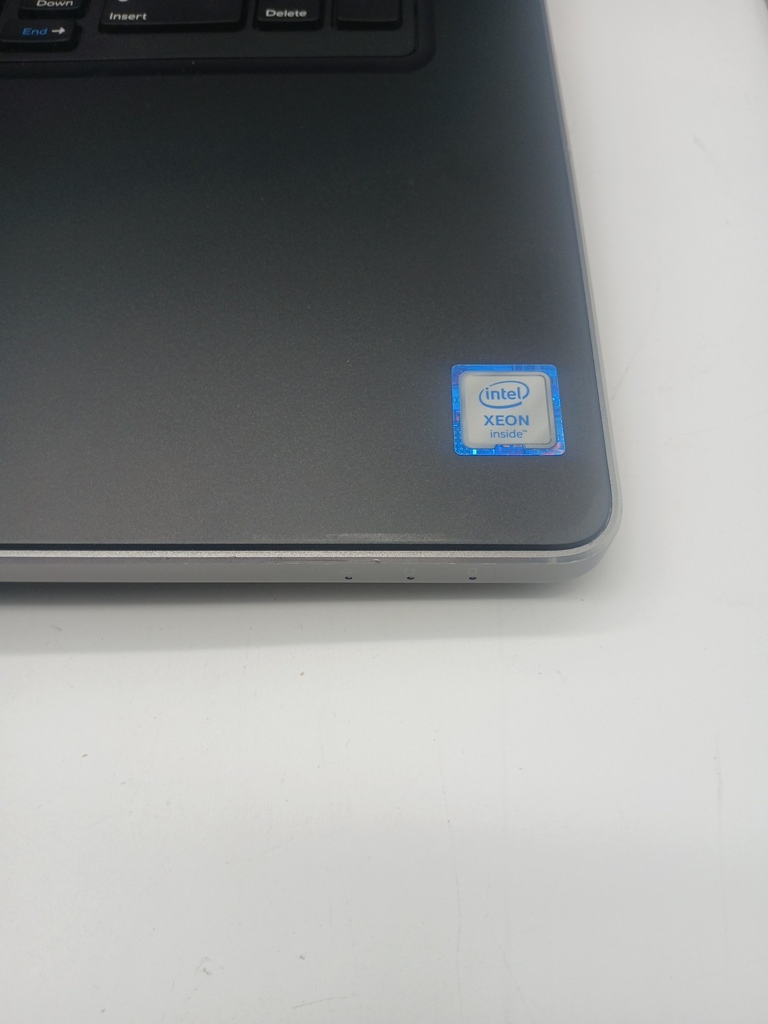 Dell Precision 7710 Intel Xeon E3-1535M 2.90GHz V5 32GB RAM 1TB NVMe Win 11Pro