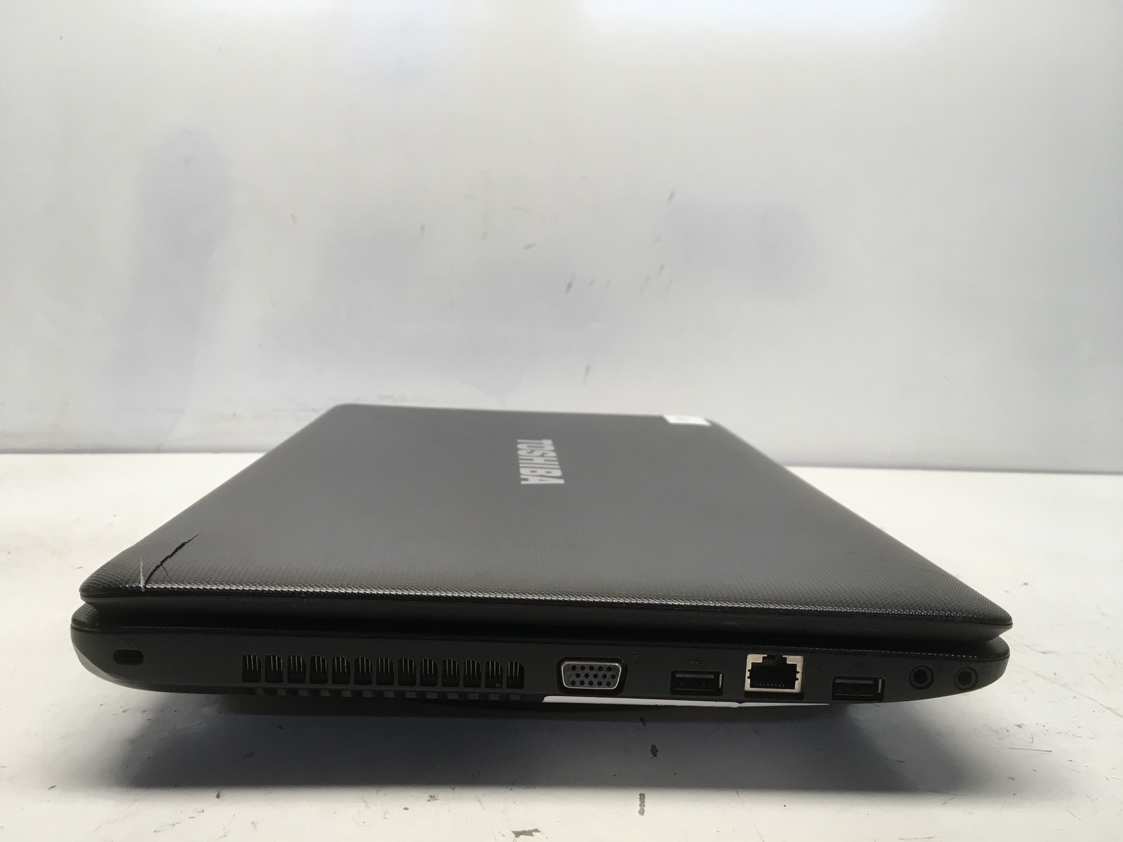 Toshiba Satellite C655 AMD E-350 1.6GHz 3 GB NO HDD NO BATT – READ