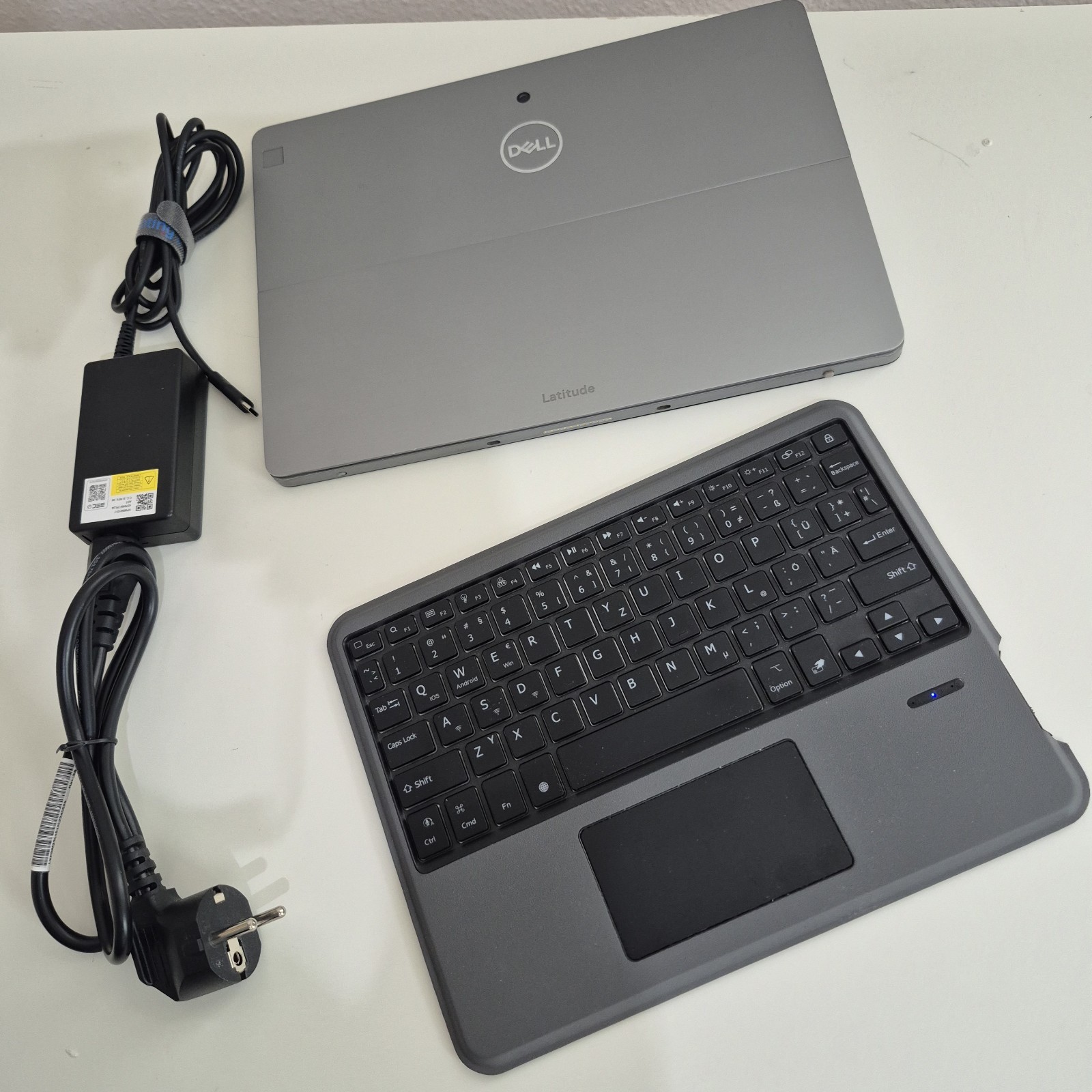 Dell Latitude 7210 2-in-1 Touchscreen 12.3″ | Core i5-10310U 16GB RAM- 500GB SSD