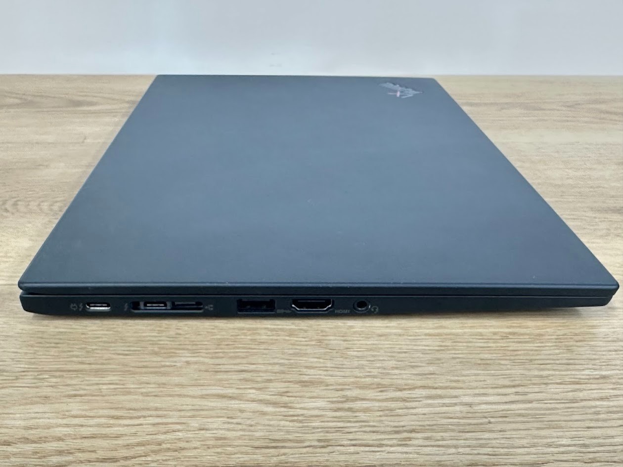 Lenovo ThinkPad X1 Carbon Gen 8, Core i7 10610U 16GB DDR4 UHD Graphics 512GB SSD