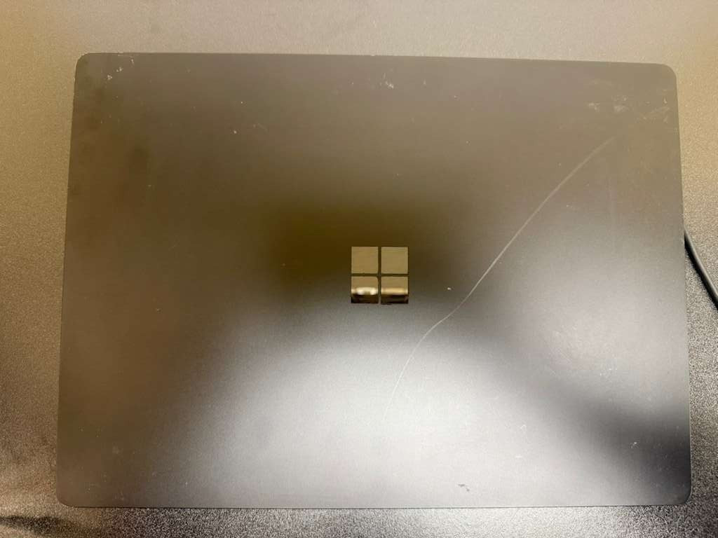 Microsoft Surface Laptop 3 13.5″ i5-1035G7 8GB RAM – DOESN’T BOOT