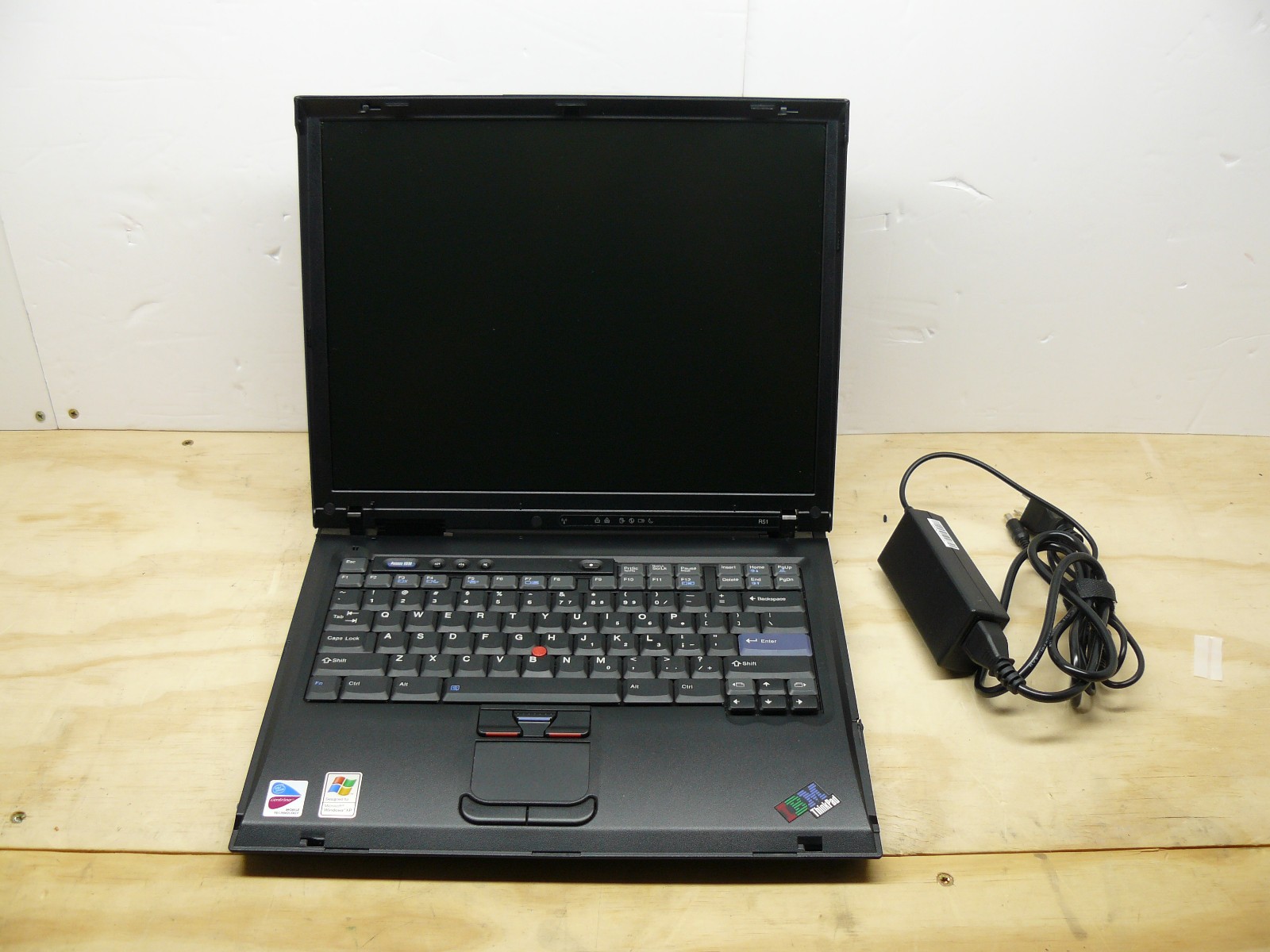 Windows XP Laptop – IBM Thinkpad R51 – Pentium M 1.7GHz, 512MB RAM, 32GB SSD