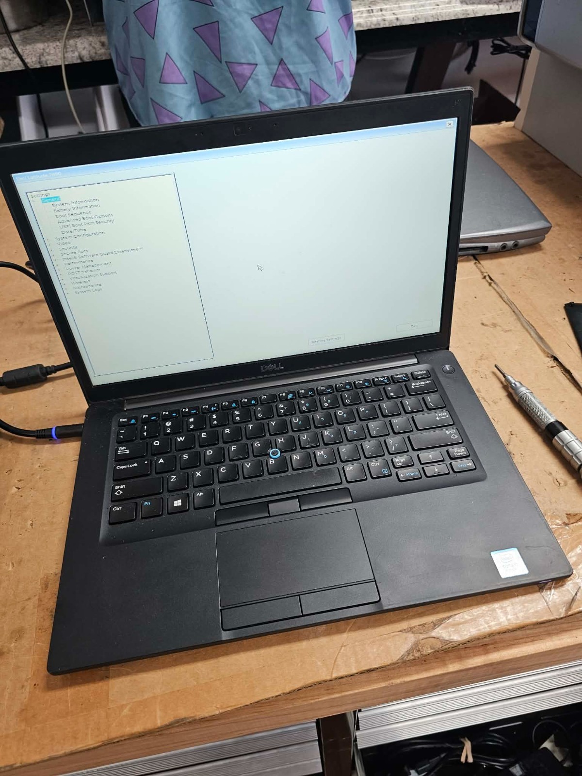 Home/Office Dell Latitude 7490 Intel Core i7-8650U 1.9GHZ 4GB B/T Web Cam Laptop