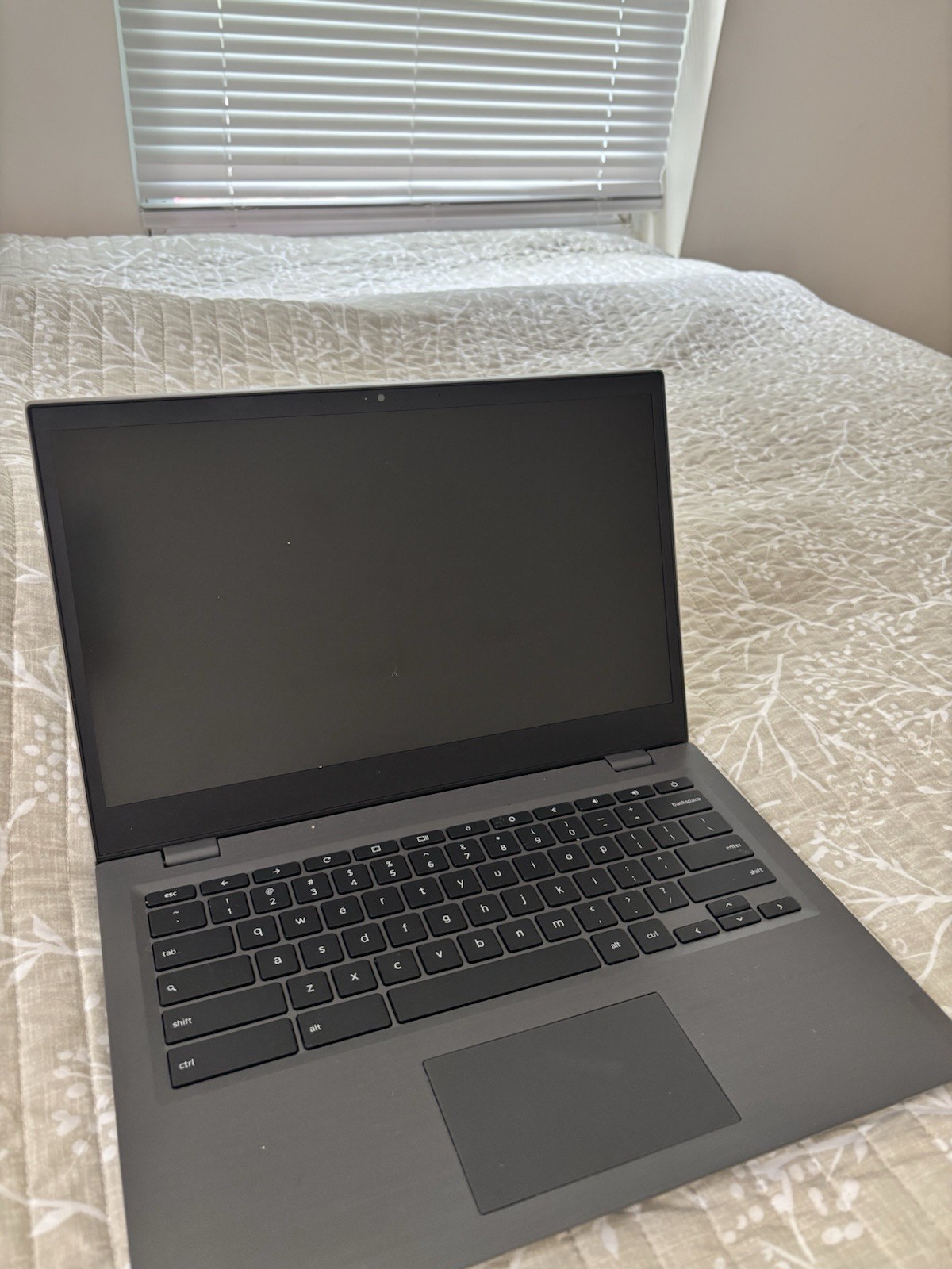Lenovo Chromebook 14″ Intel Celeron Chrome OS Gray Built-In Webcam
