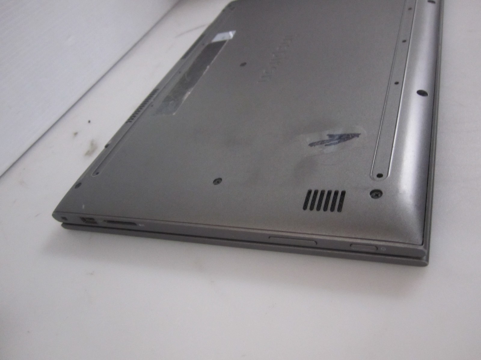 Dell Inspiron 15 5368 i5-6200U 16GB 2.30GHZ 256GB SSD LAPTOP + AC NOOS