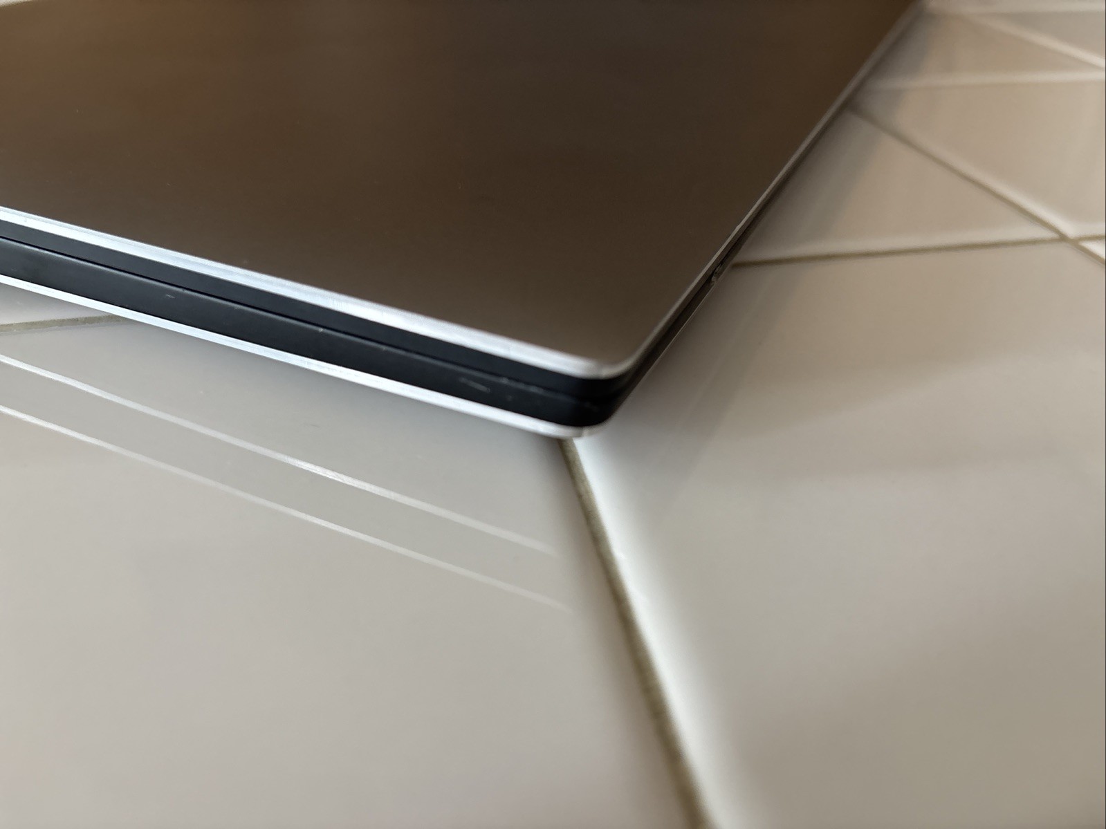 Dell XPS Precision 5520 Bus. Laptop 15.6” FHD i7-7700HQ 1TB SSD 32GB ram 10 PRO