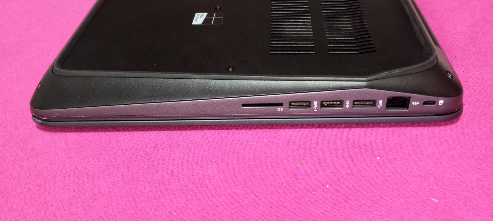 HP ZBook 17 G3 laptop E3-1535M 2.9-3.8Ghz 32GB 512GB NVIDIA P3000 Touchscreen