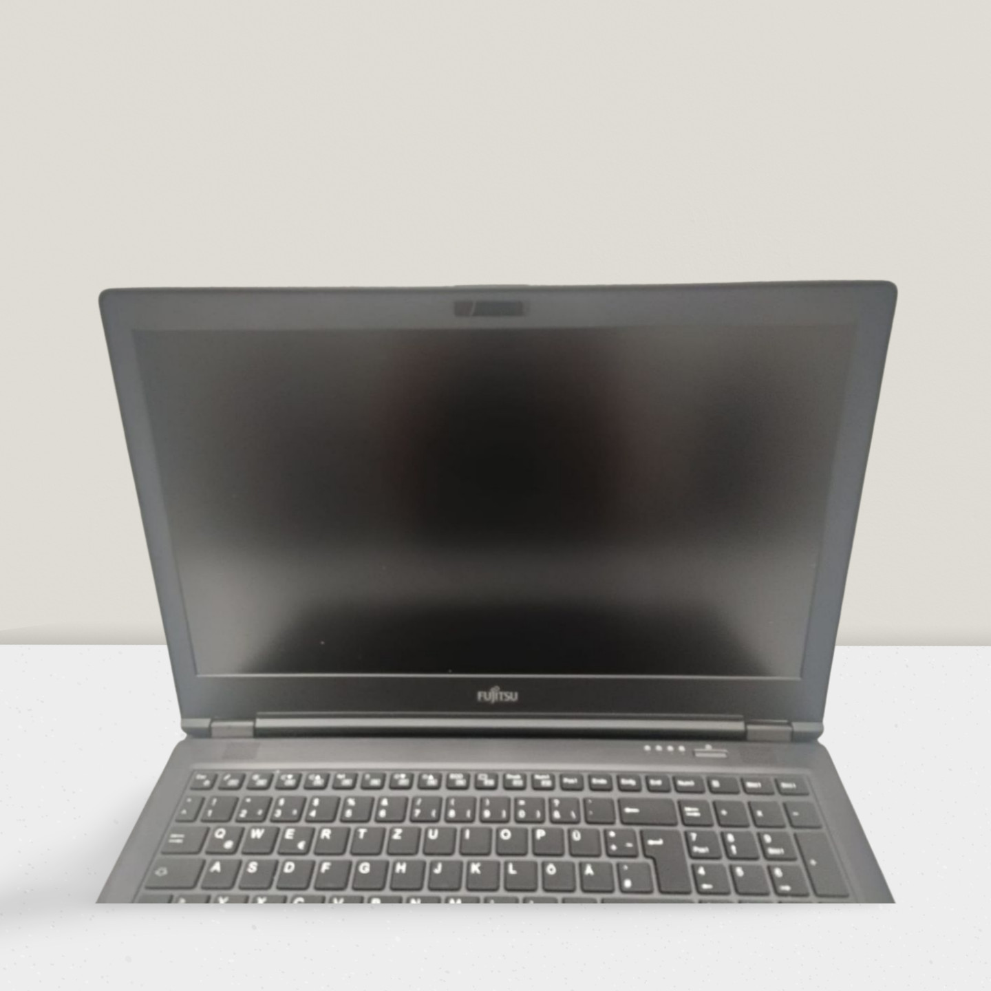 Fujitsu Laptop LIFEBOOk U757, Intel Core i5 6th Gen, 8GB DDR4, 256GB SSD WIN11