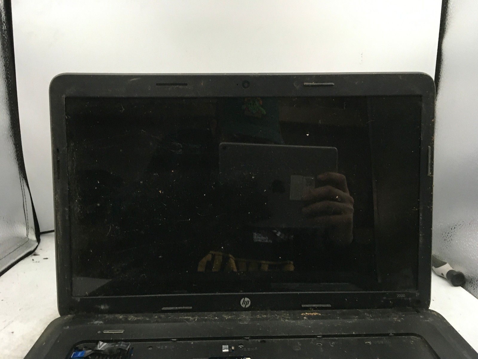 HP 2000-2B19WM – FOR PARTS/REPAIR – AMD E300 – NO RAM – 15″ -READ DESCRIPTION-BB