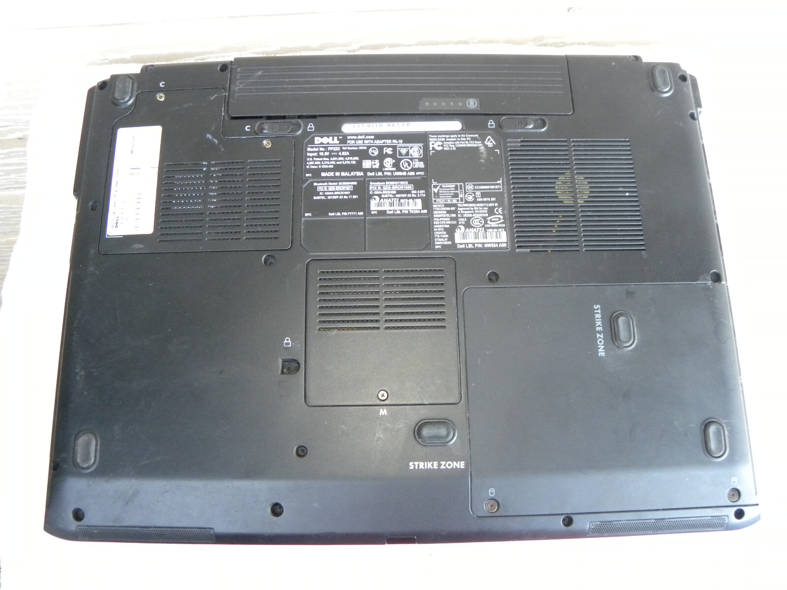 Dell Inspiron 1720 17″ (AS IS / FOR PARTS) – No Hard / Drive Untested