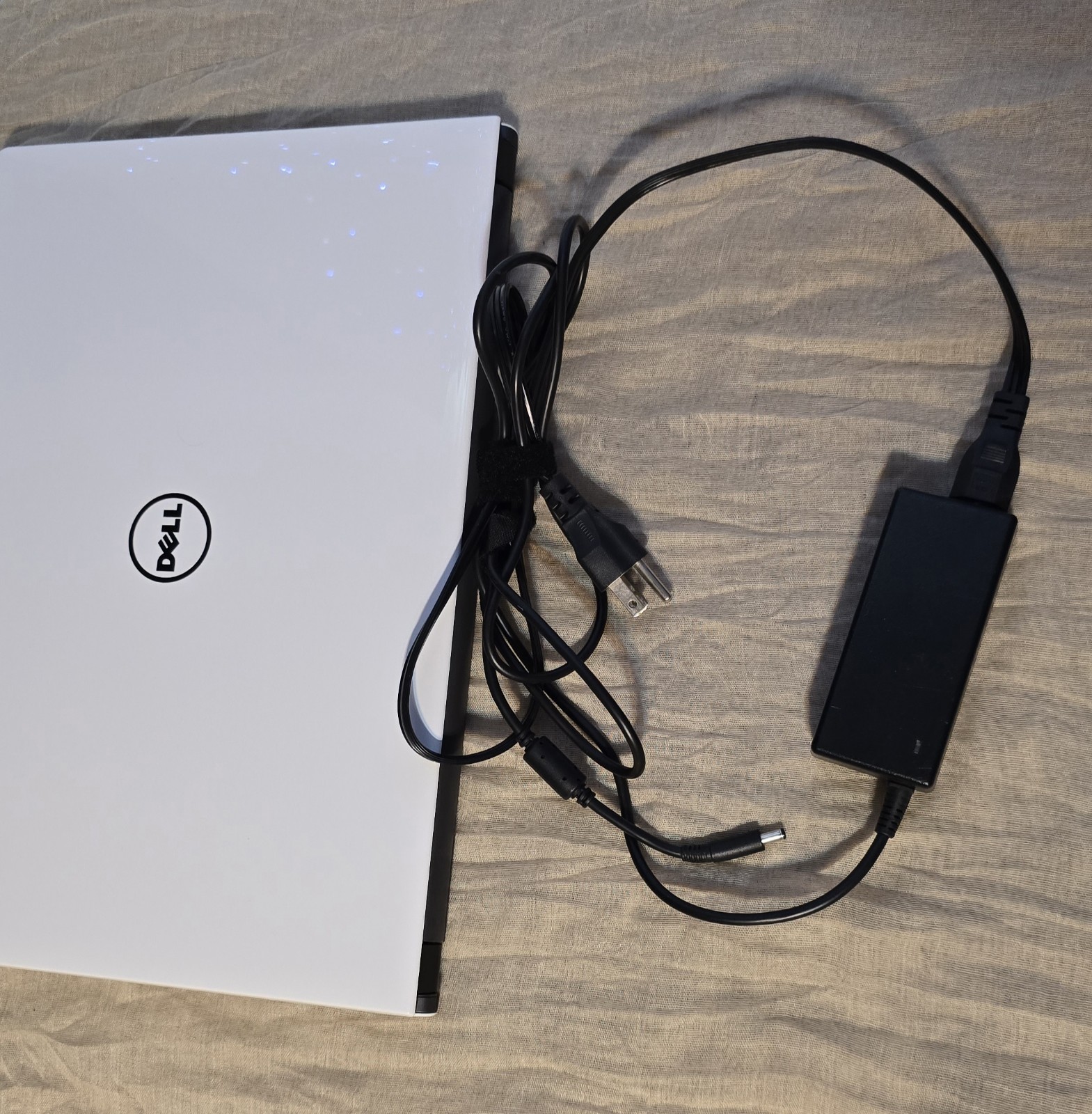 Dell Laptop – AMD A8 – 12GB RAM – 1TB Storage – Includes Charger