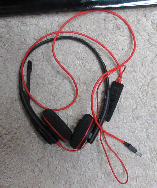 HP2000 Notebook Bundle Headphone Speakers 440GB 4GB Ram DVDRW AMD E2-1800 Radeon