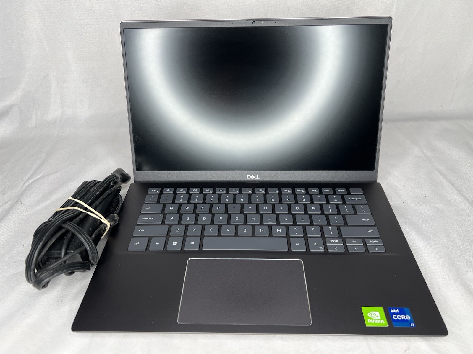 Dell Vostro 5402 14″ (i7-1165G7, 2.80GHz, 16GB RAM, 256GB NVMe SSD)Win11Pro wGPU