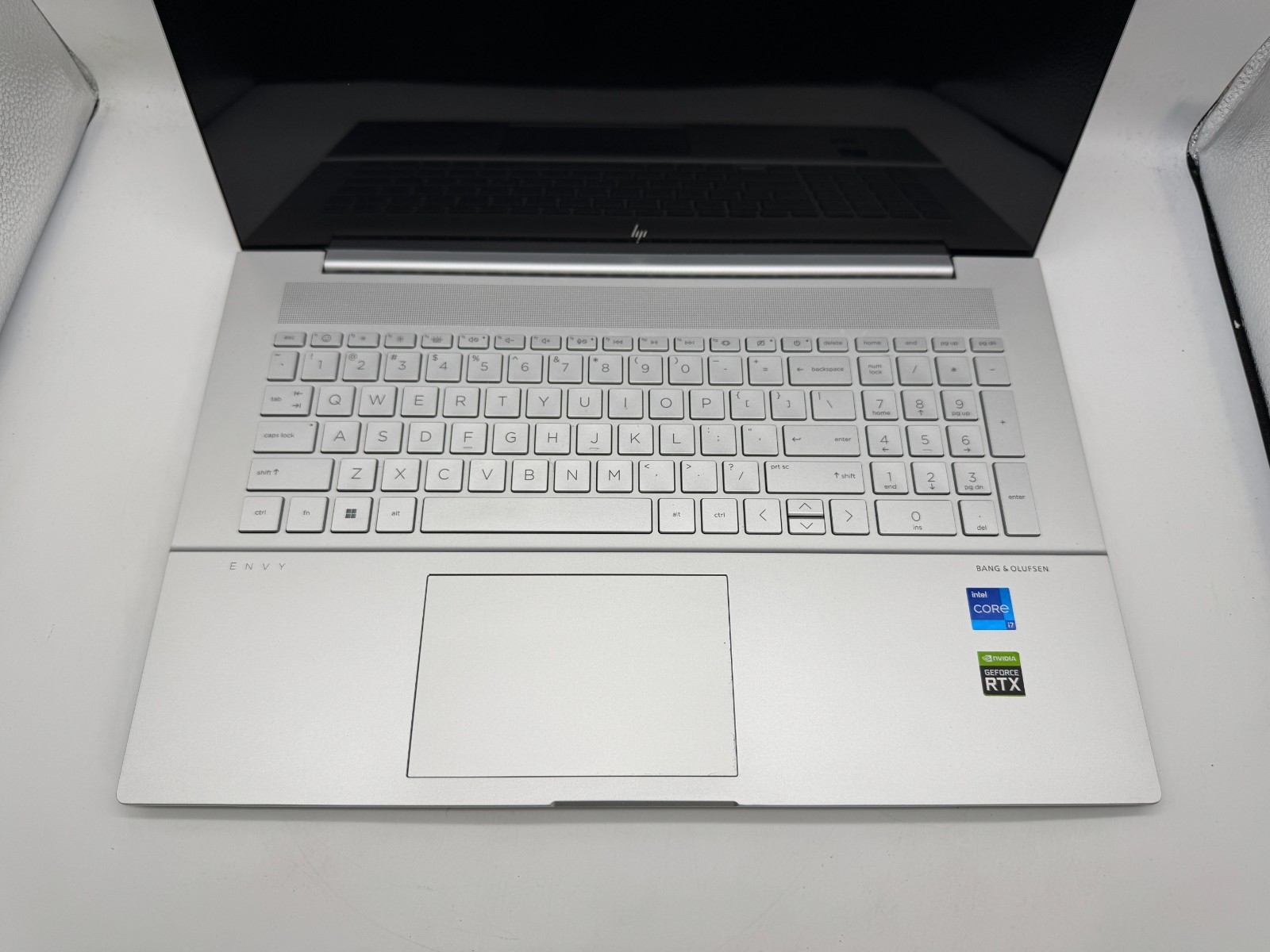 HP ENVY 17-cr0797nr 17.3″ Touch Laptop Intel Core i7-1255U 16GB 1TB SSD RTX 2050