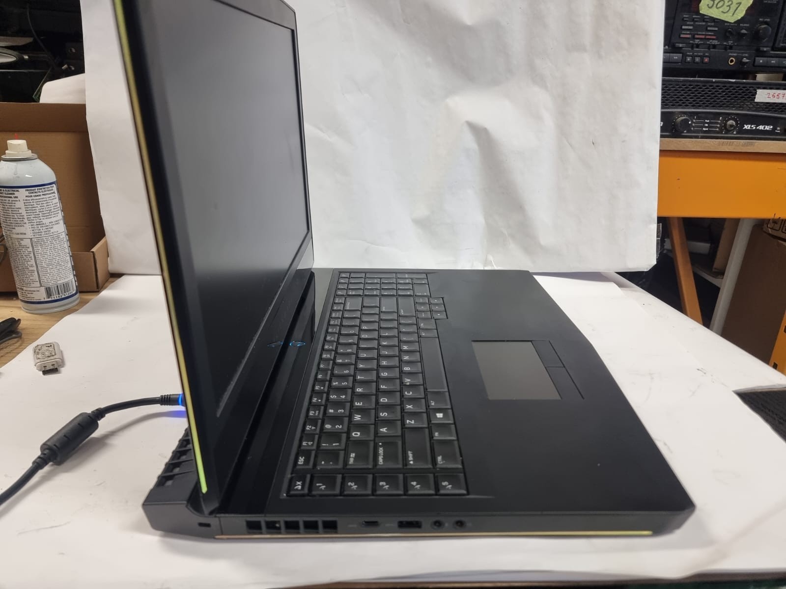 Alienware 17 R5 i7-8750H 16 GB RAM 256GB SSD /GTX 1060 / Fan issue / Read pls