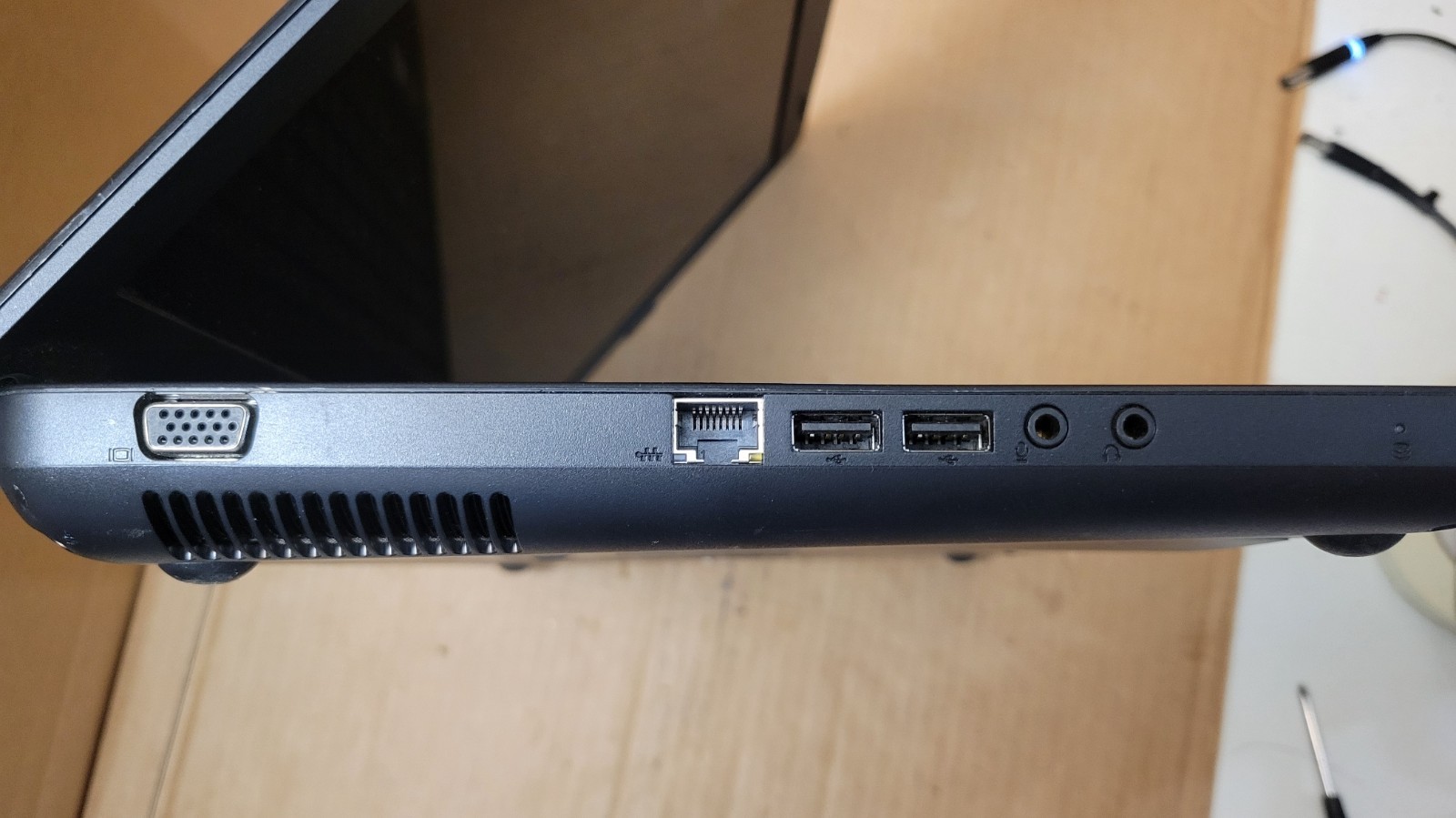Compaq Presario CQ56 Intel Celeron 900 2.2GHz 2 GB RAM –Parts or Repair–