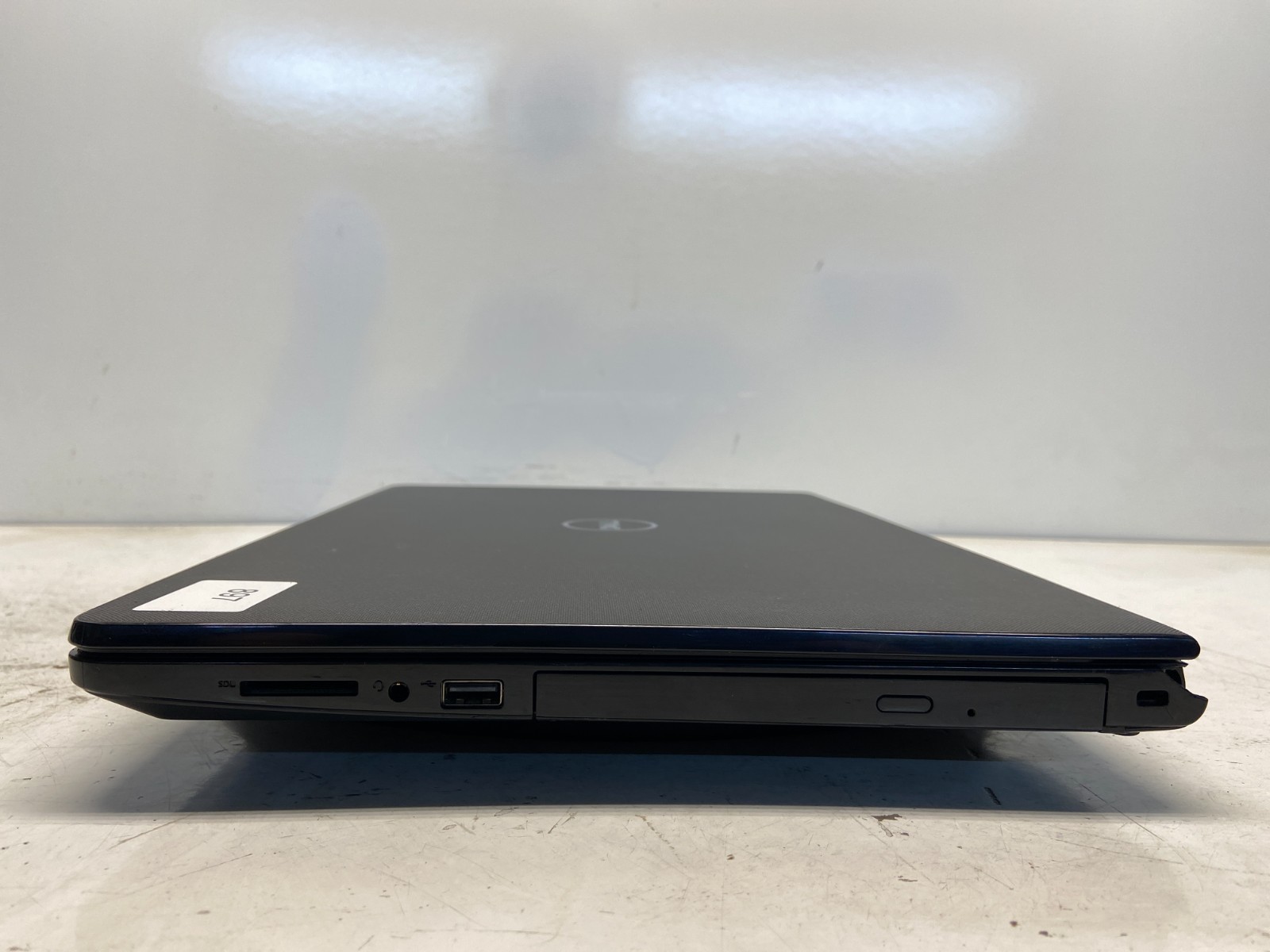 Dell Inspiron 15-3565 AMD A6-9200 2024MHz 4 GB NO HDD READ