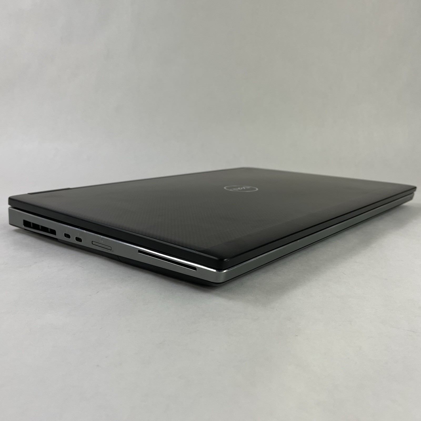 Dell Precision 7730 17.3″ i7-8850H 2.6GHz 32GB RAM NVIDIA No SSD No OS Dent Edge