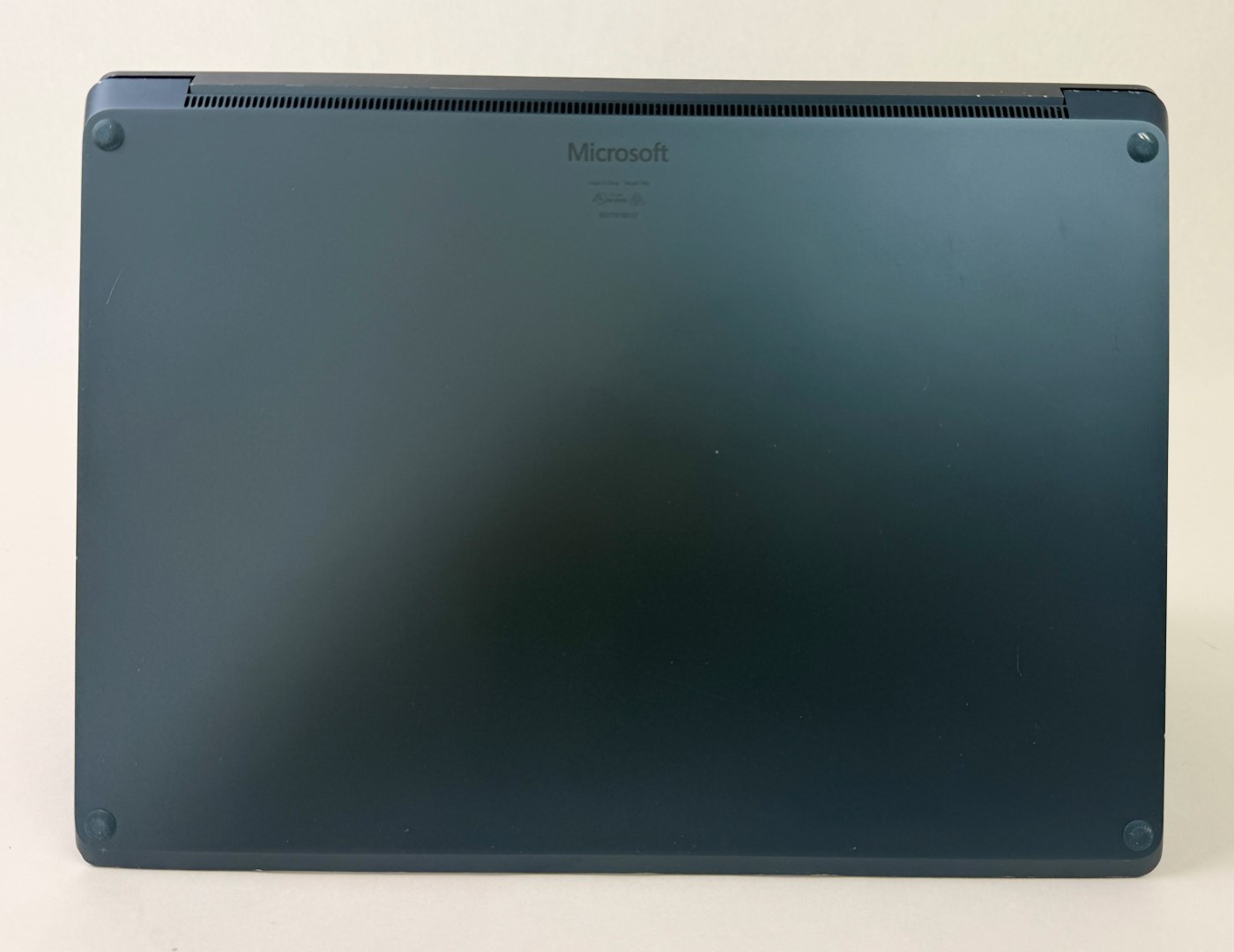 Microsoft Surface Laptop 2 1769 13.5″ NON-Touch i5-8250U 8GB 256GB W11H – Issues
