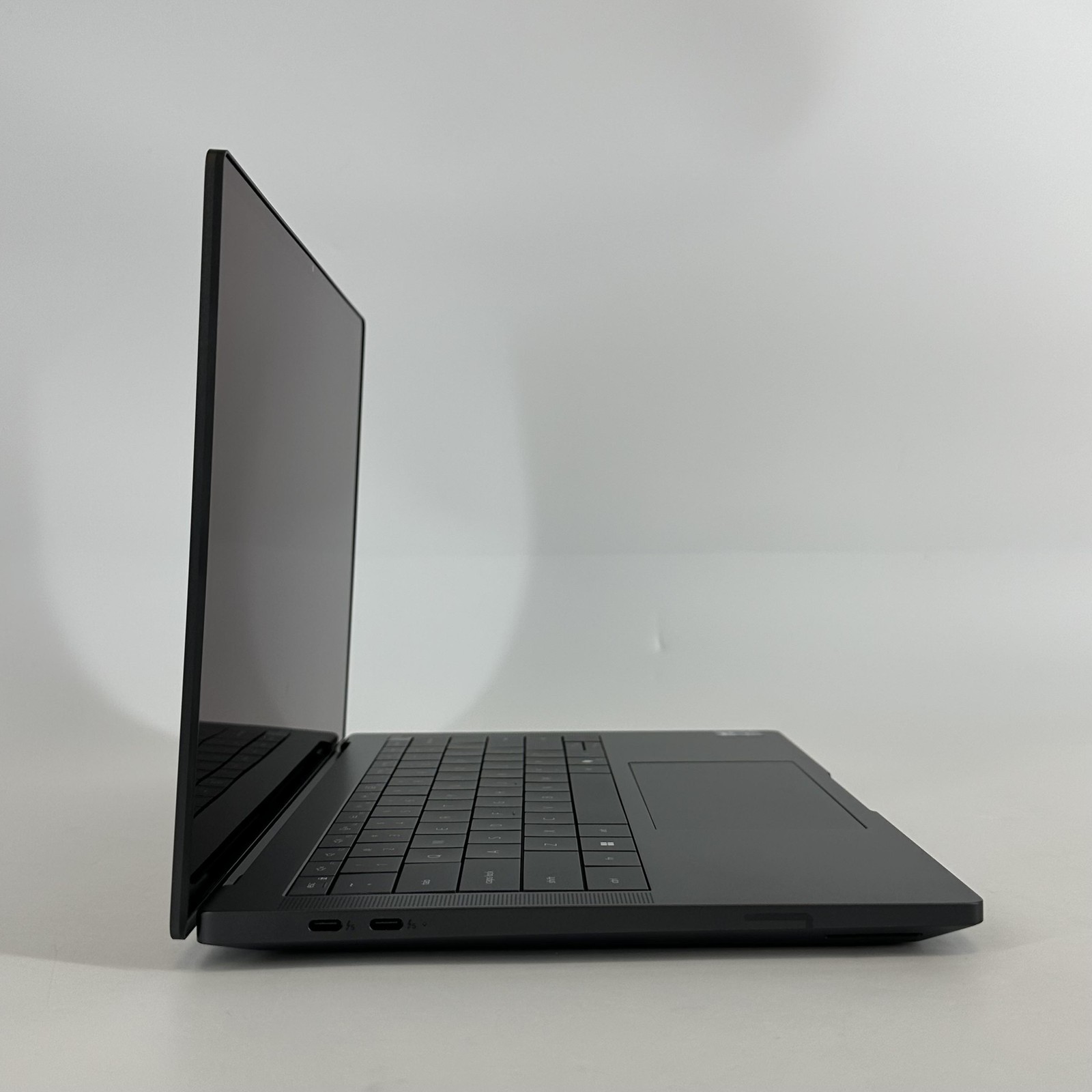 Dell Pro Max 14 Premium MA14250 Magnetite QHD+ 2.2 GHz Ultra 7 265H 32GB 512GB