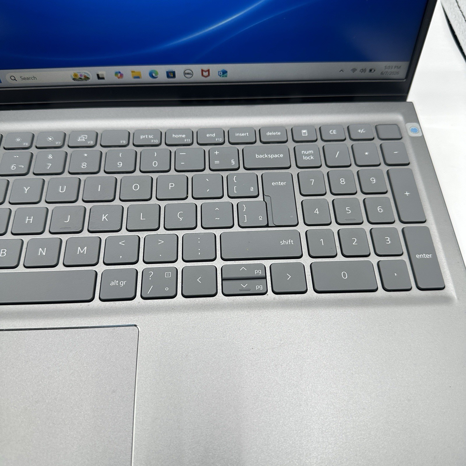 Dell Inspiron 15 5510 15.6″ i5-11320H 3.4GHz 8GB RAM 265GB SSD MX450