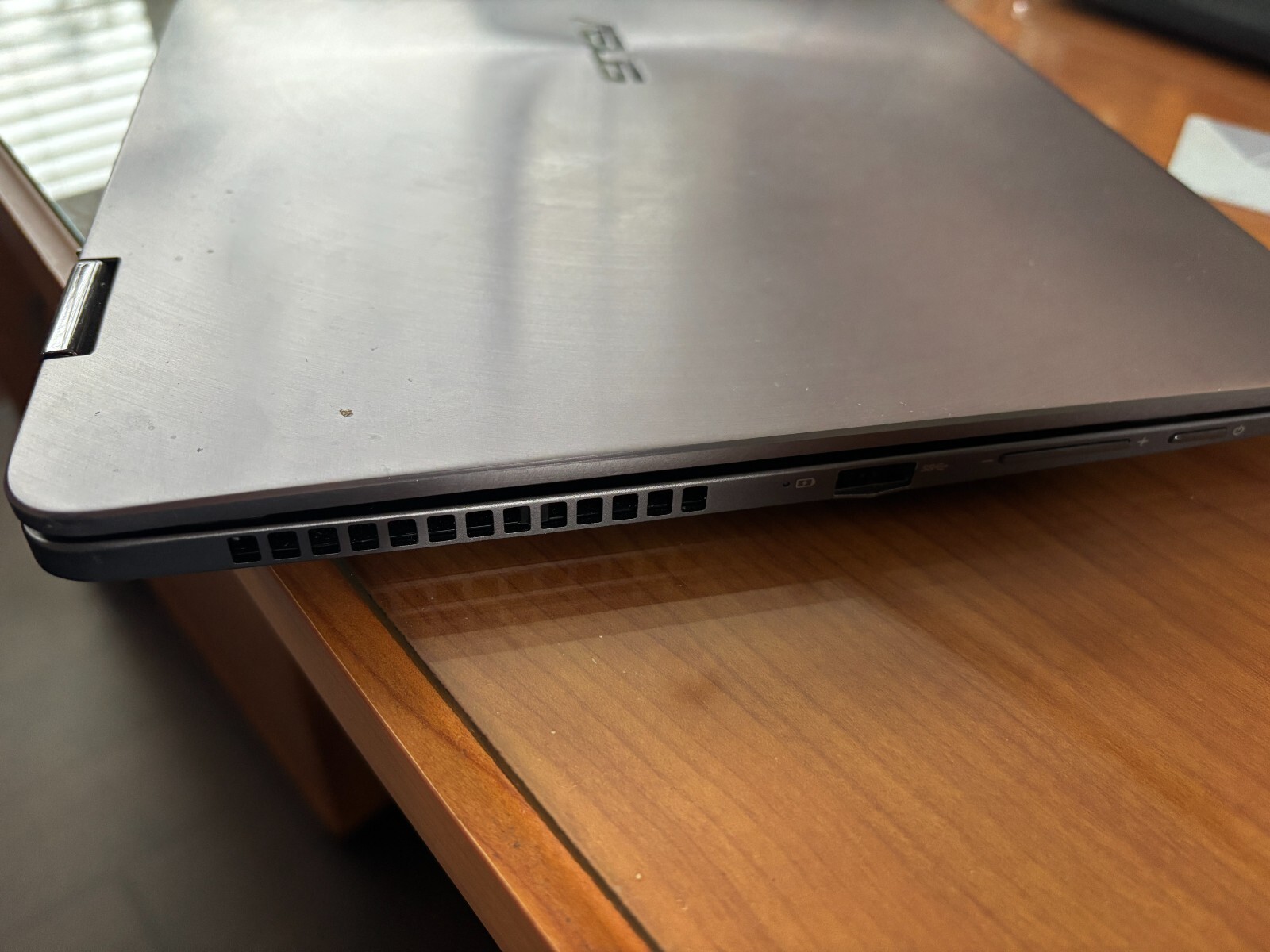 ASUS ZenBook 14 Flip UX461UA 14″ Laptop