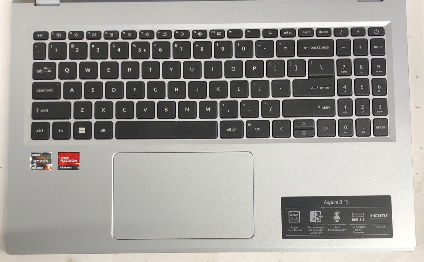 Acer Aspire 3 15 15.6in Silver Ryzen 3 7320U 8GB RAM 120GB SSD HDMI USB 3.2