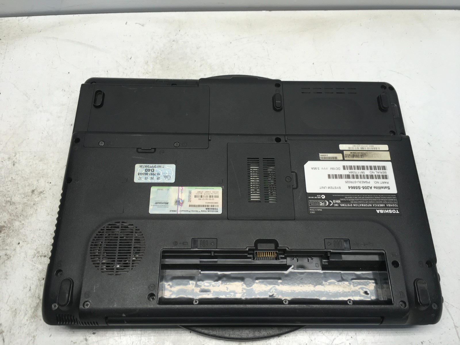 Toshiba Satellite A205-S5864 Intel Core 2 Duo T5500 1.66GHz 3 GB NO HDD