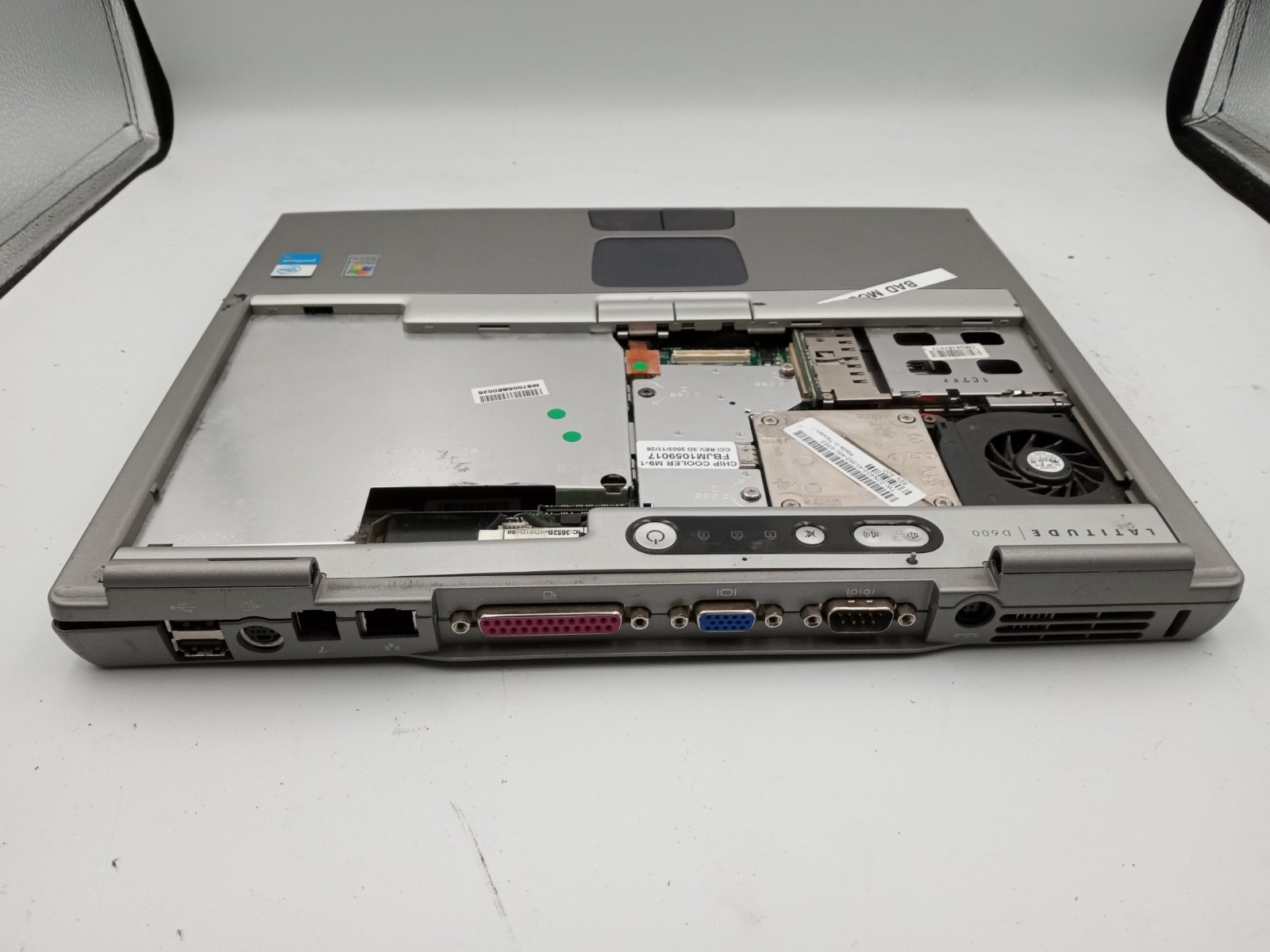 Dell Latitude D600 14″ Laptop Intel Pentium – PARTS/REPAIR – BAD TOUCHPAD -RR