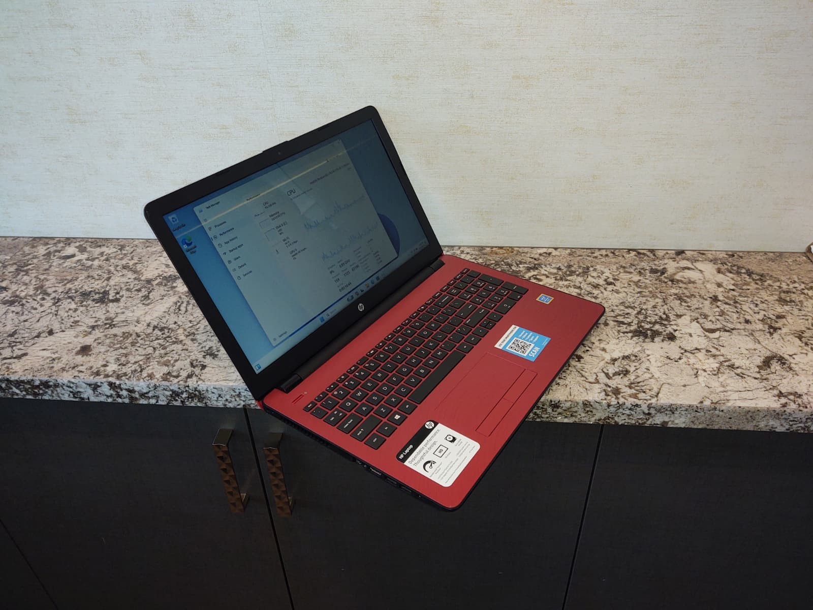 Great laptop for school, work or retro gaming HP Laptop 15-BS134WM 15.6″