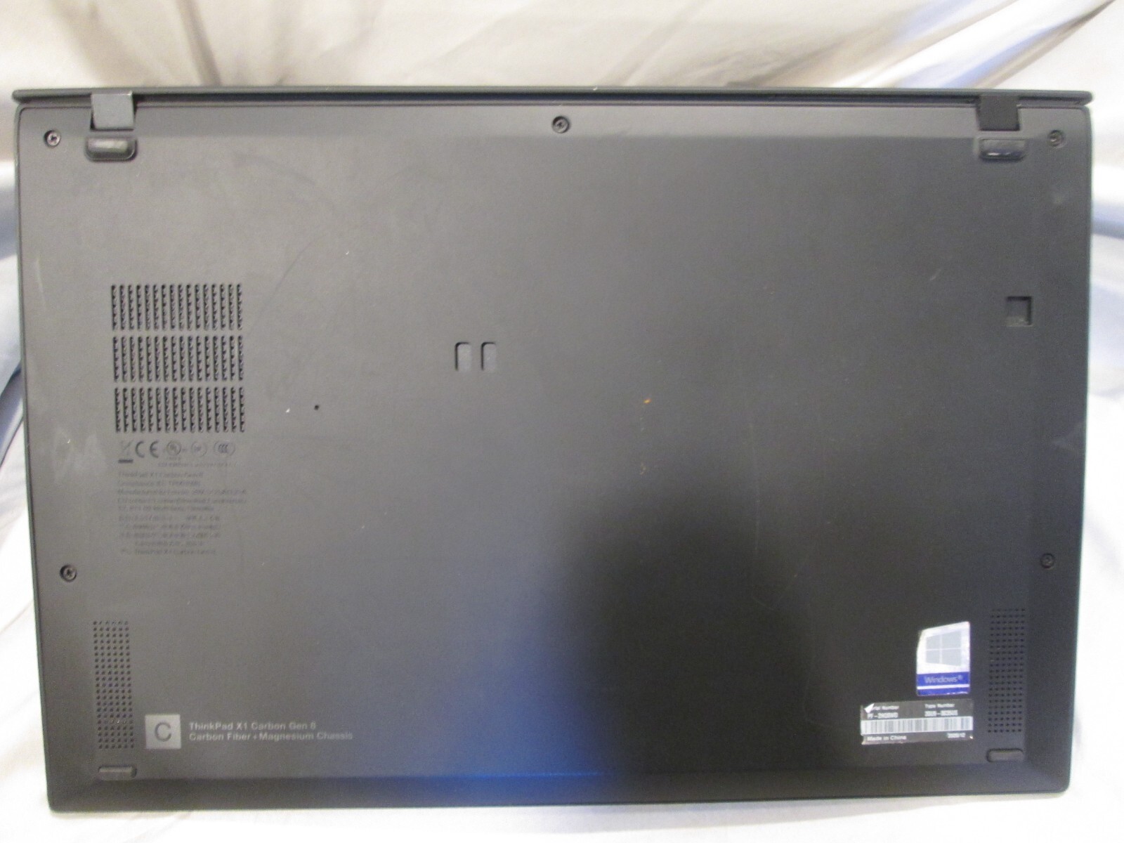 Lenovo ThinkPad X1 Carbon Gen 8 i5-10310U 8GB RAM 256GB SSD Windows 11