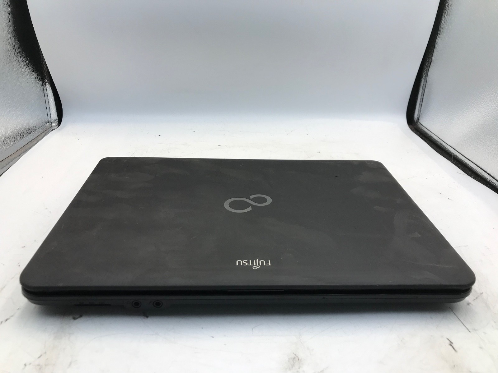 Fujitsu LifeBook LH532 Intel Core i3 NVIDIA GeForce GT 620M- 14″ -BAD JACK-MZ